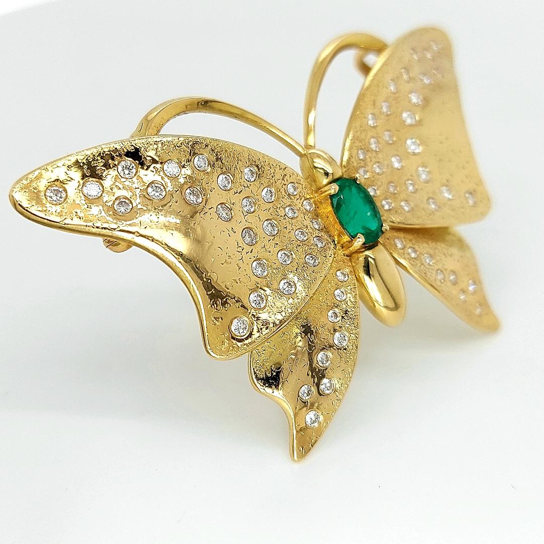 Butterfly 18kt Brooch / Necklace / Hanger Emerald Diamonds For Sale 2