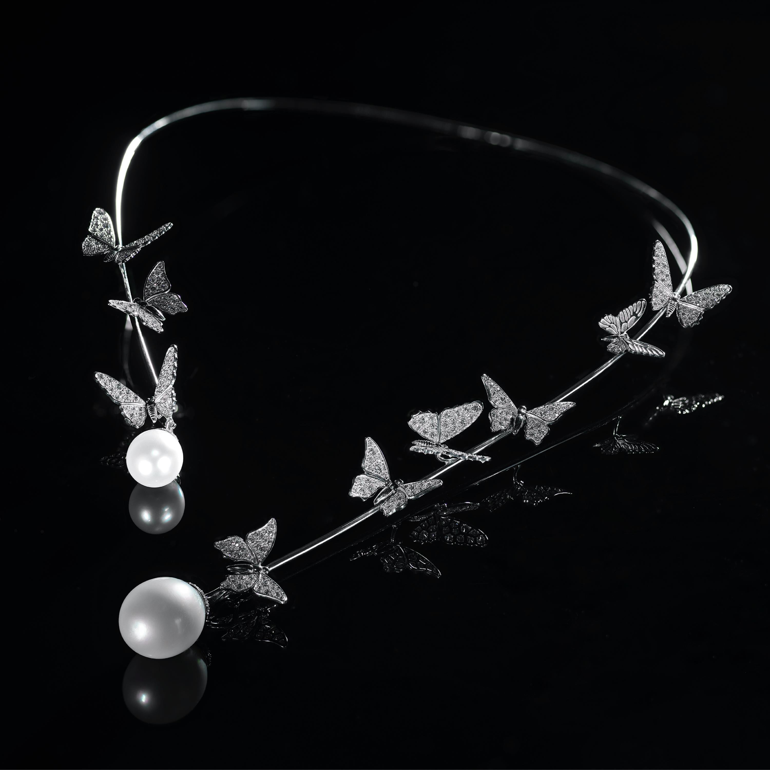 Contemporary Butterfly 18K White Gold Open Necklace with Diamonds and Akoya Pearls by Édéenne For Sale