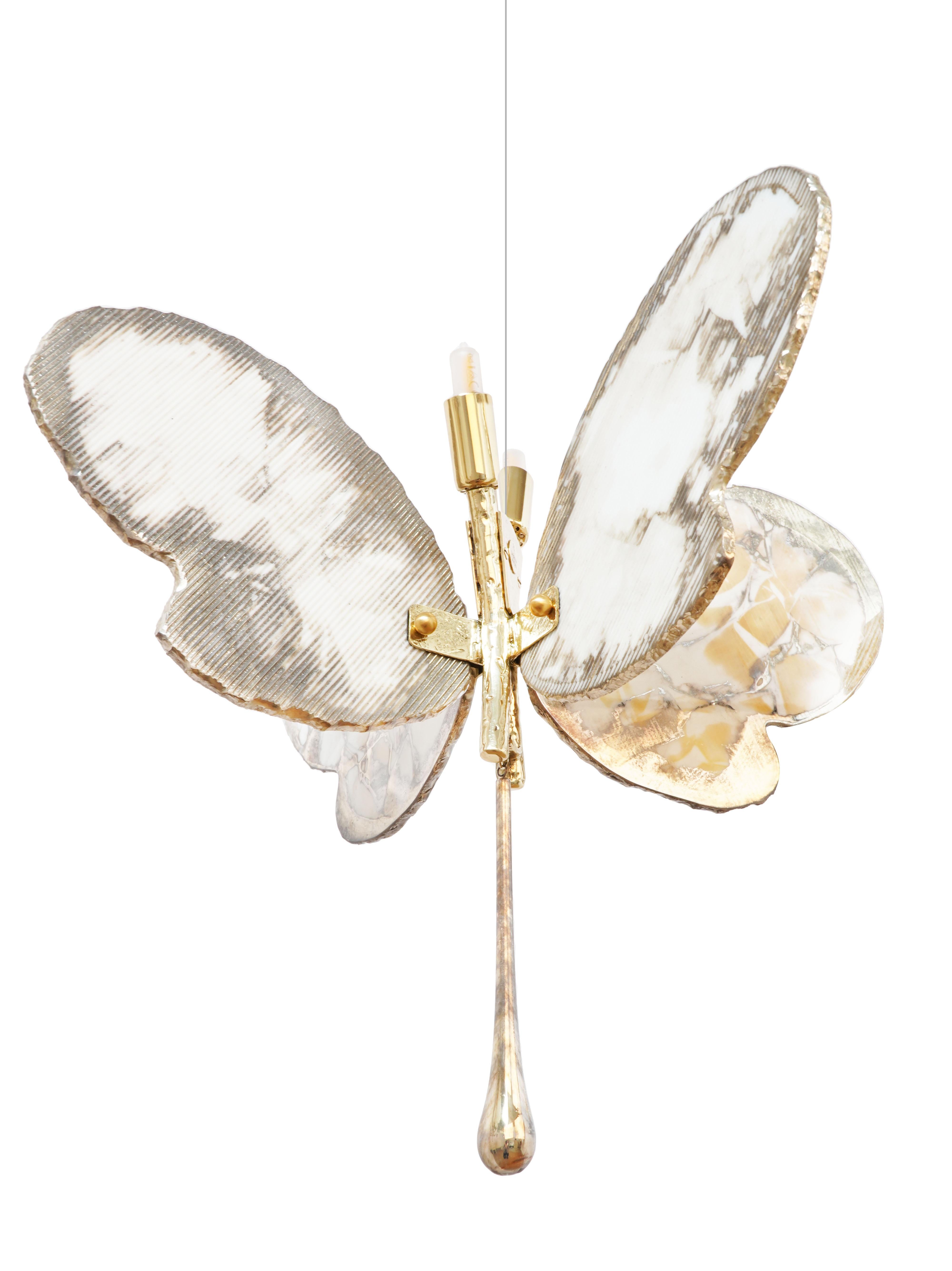  Zeitgenössische Schmetterlings-Pendelleuchte 40, versilbert, weiße Farbe, Messing    (Moderne) im Angebot
