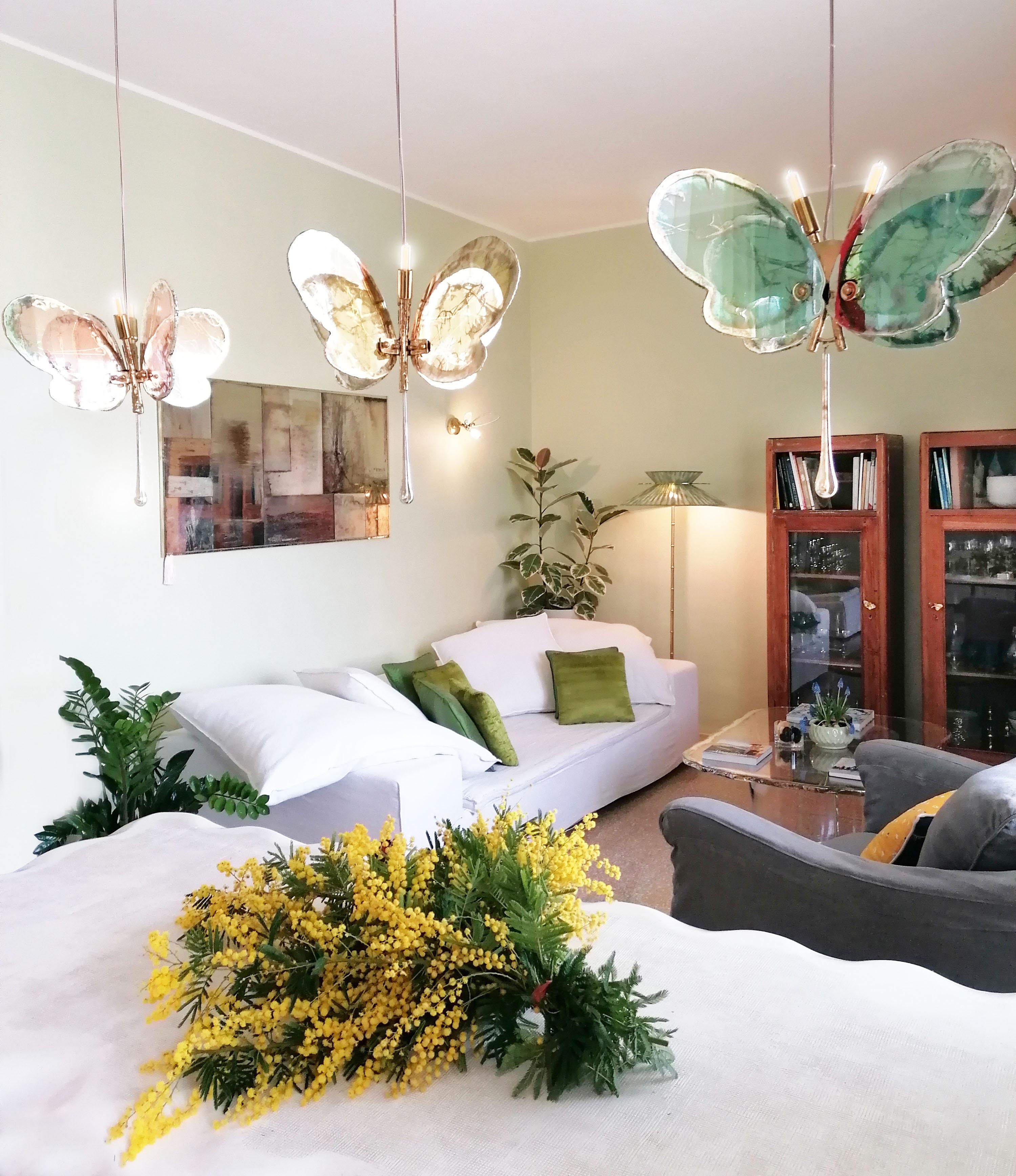 Zeitgenössische Schmetterlings-Pendelleuchte 40, versilbertes Glas  jadefarben, Messing   im Zustand „Neu“ im Angebot in Pietrasanta, IT