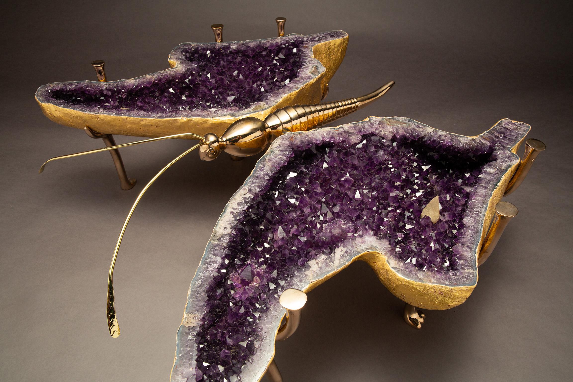 XXIe siècle et contemporain Table basse papillon en géode d'améthyste