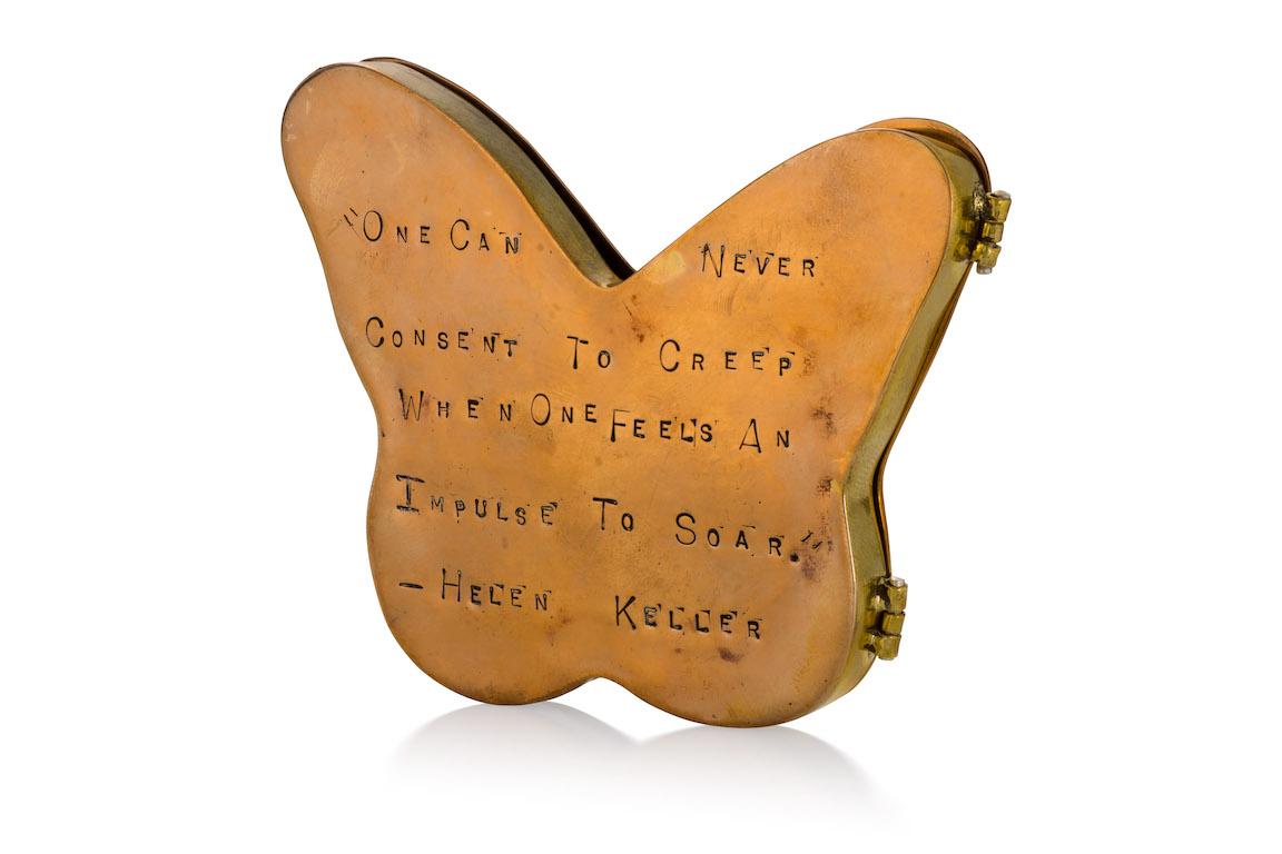 Schmetterlingsschachtel, Ode an Helen Keller (Kunsthandwerker*in) im Angebot