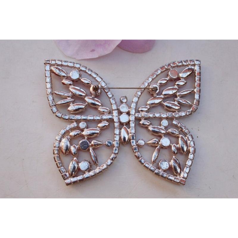 Butterfly Brooch in Pink and White Rhinestones In Excellent Condition For Sale In SAINT-OUEN-SUR-SEINE, FR