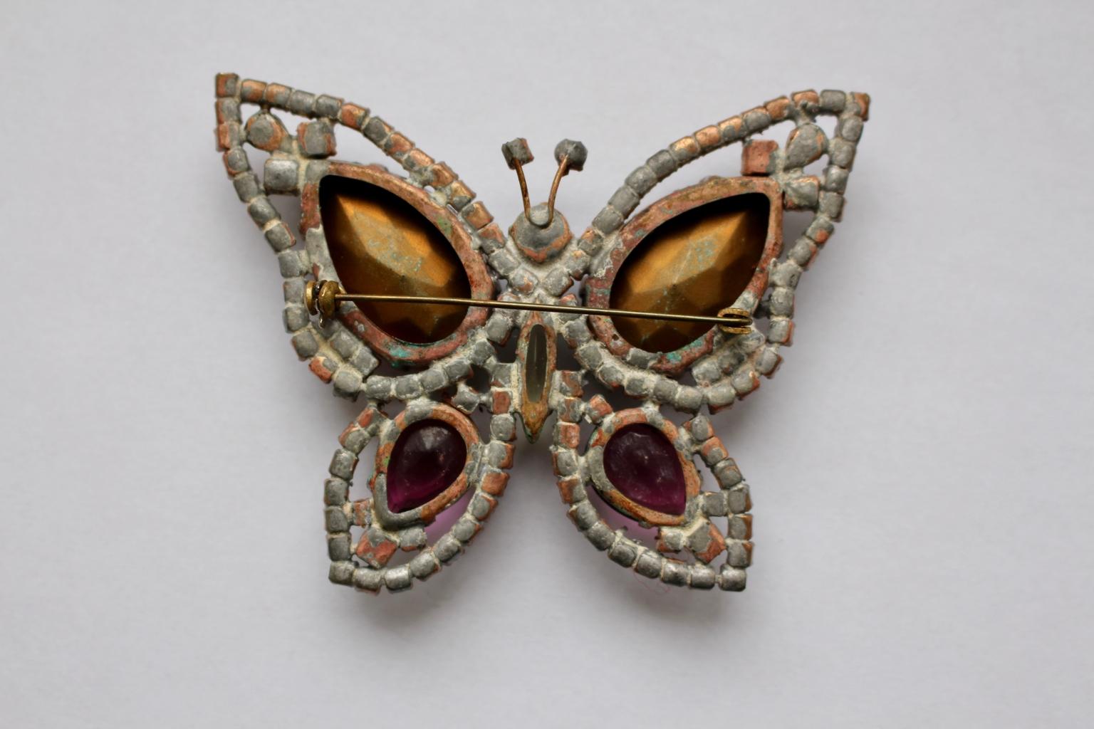 Butterfly Brooch Vintage with multicolored stones For Sale 3