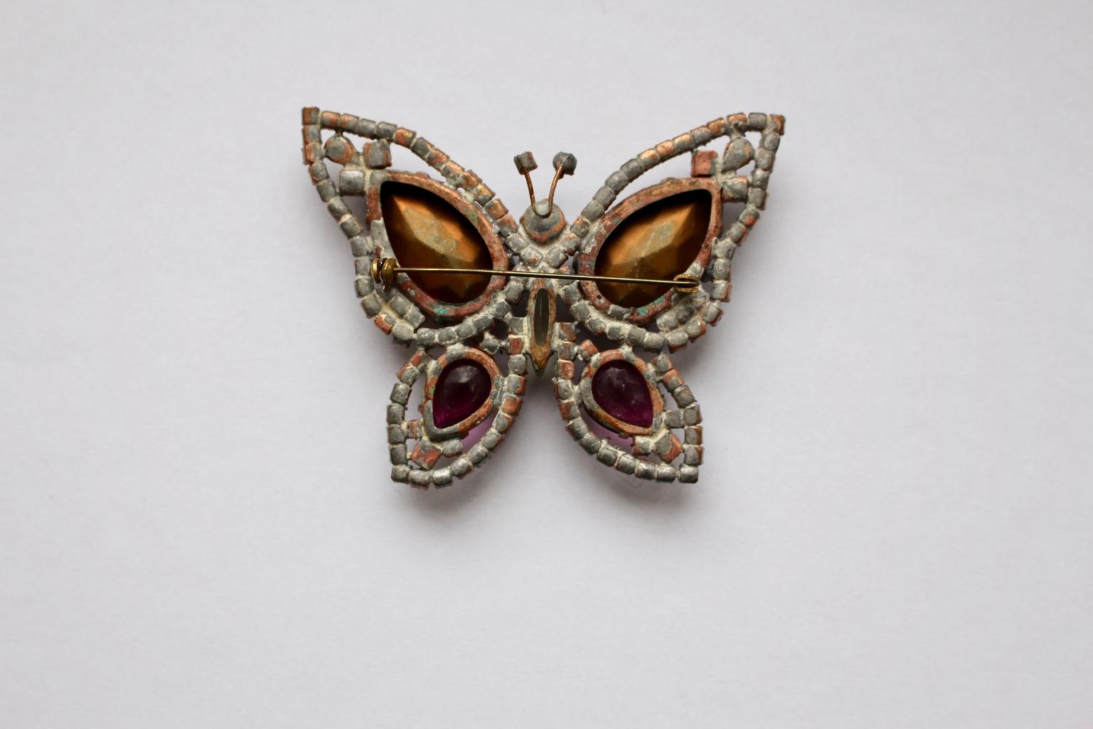 Butterfly Brooch Vintage with multicolored stones For Sale 4