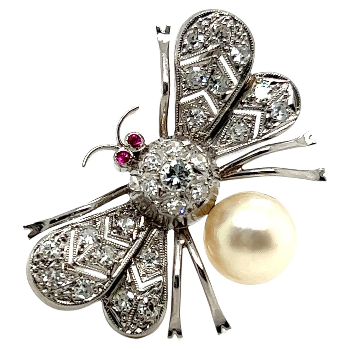 Butterfly Brooch with Diamonds and Pearl in 18 Karat White Gold For Sale