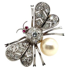 Butterfly Brooch with Diamonds and Pearl in 18 Karat White Gold