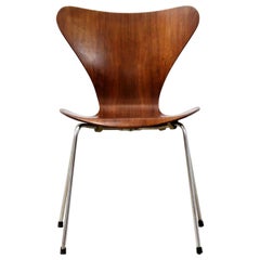 Butterfly Chair by Arne Jacobsen, Fritz Hansen Model 3107, Denmark, 1964