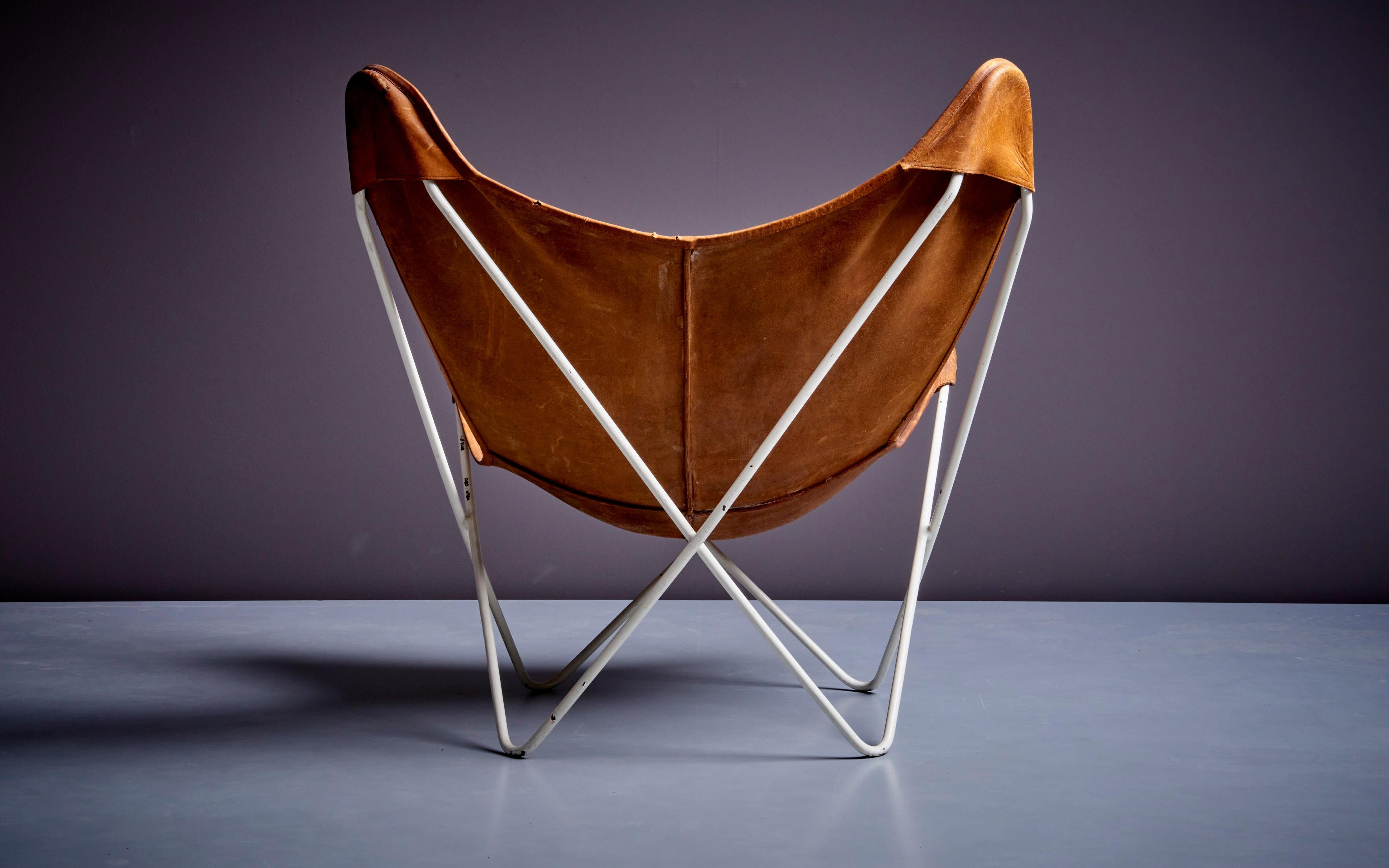 Mid-Century Modern Butterfly Chair by Knoll International in Original Brown Cognac Leather