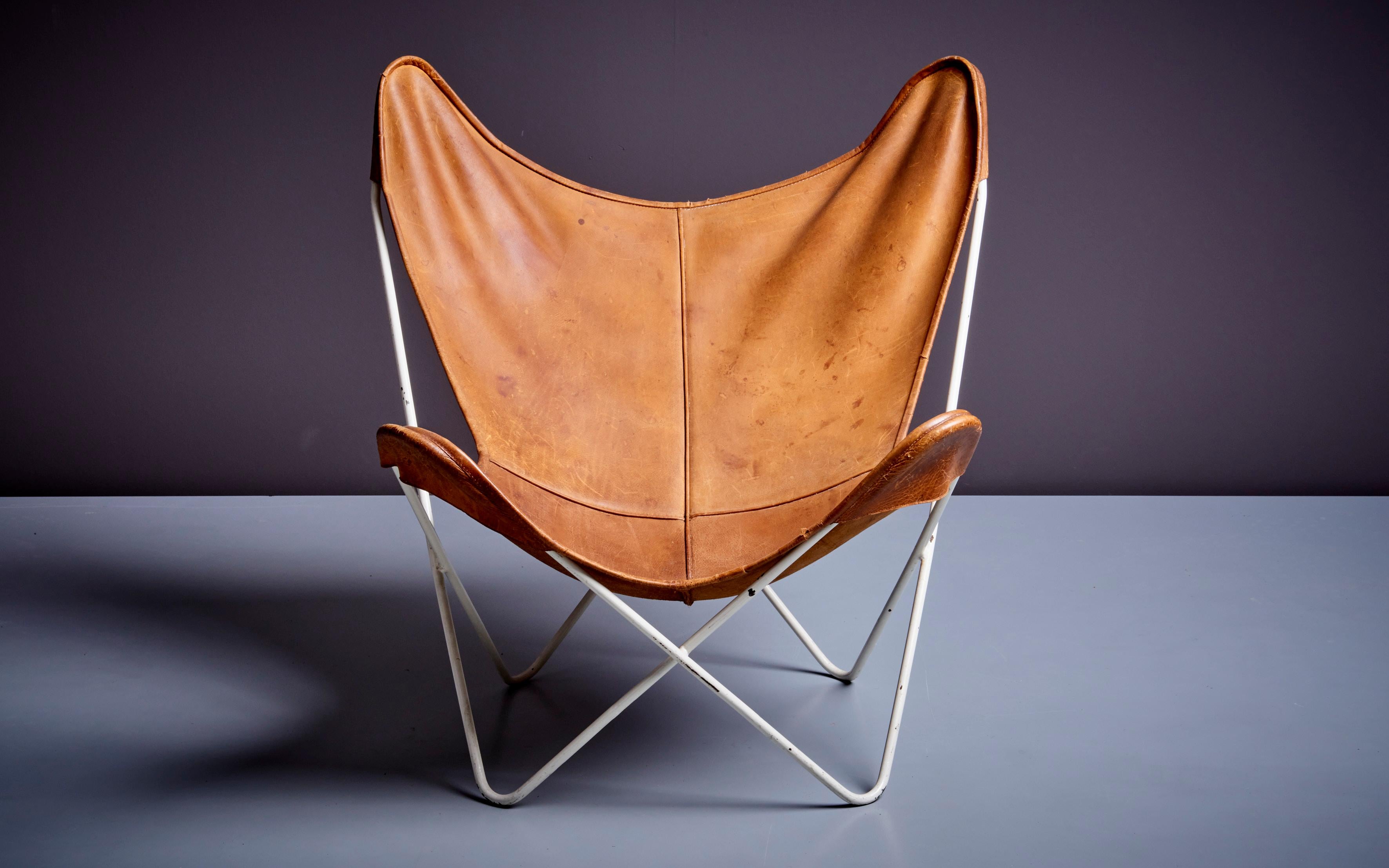 Mid-20th Century Butterfly Chair by Knoll International in Original Brown Cognac Leather