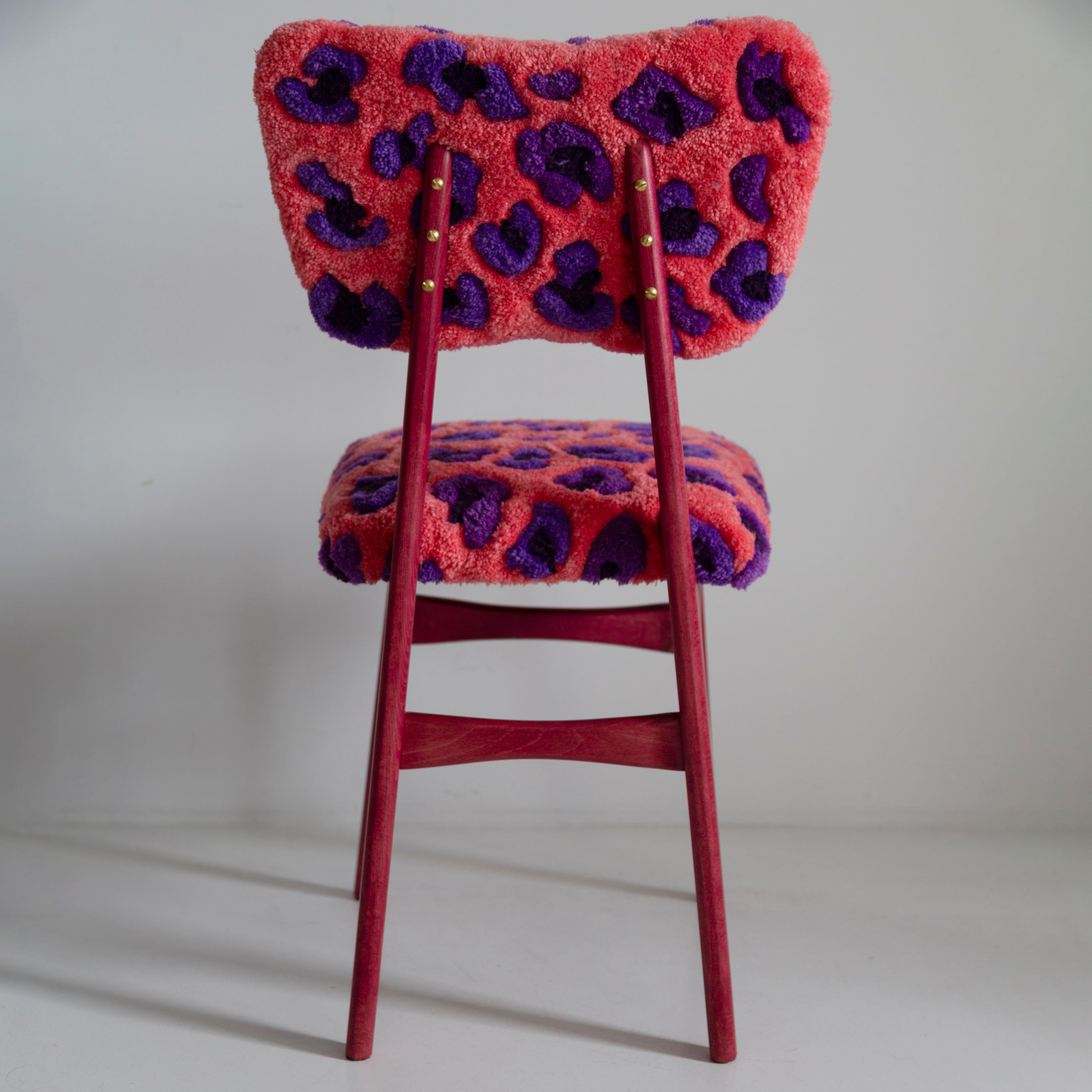 Fatto a mano Sedia Butterfly in lana rosa leopardo di Vintola Studio, sedile in faggio tinto in vendita