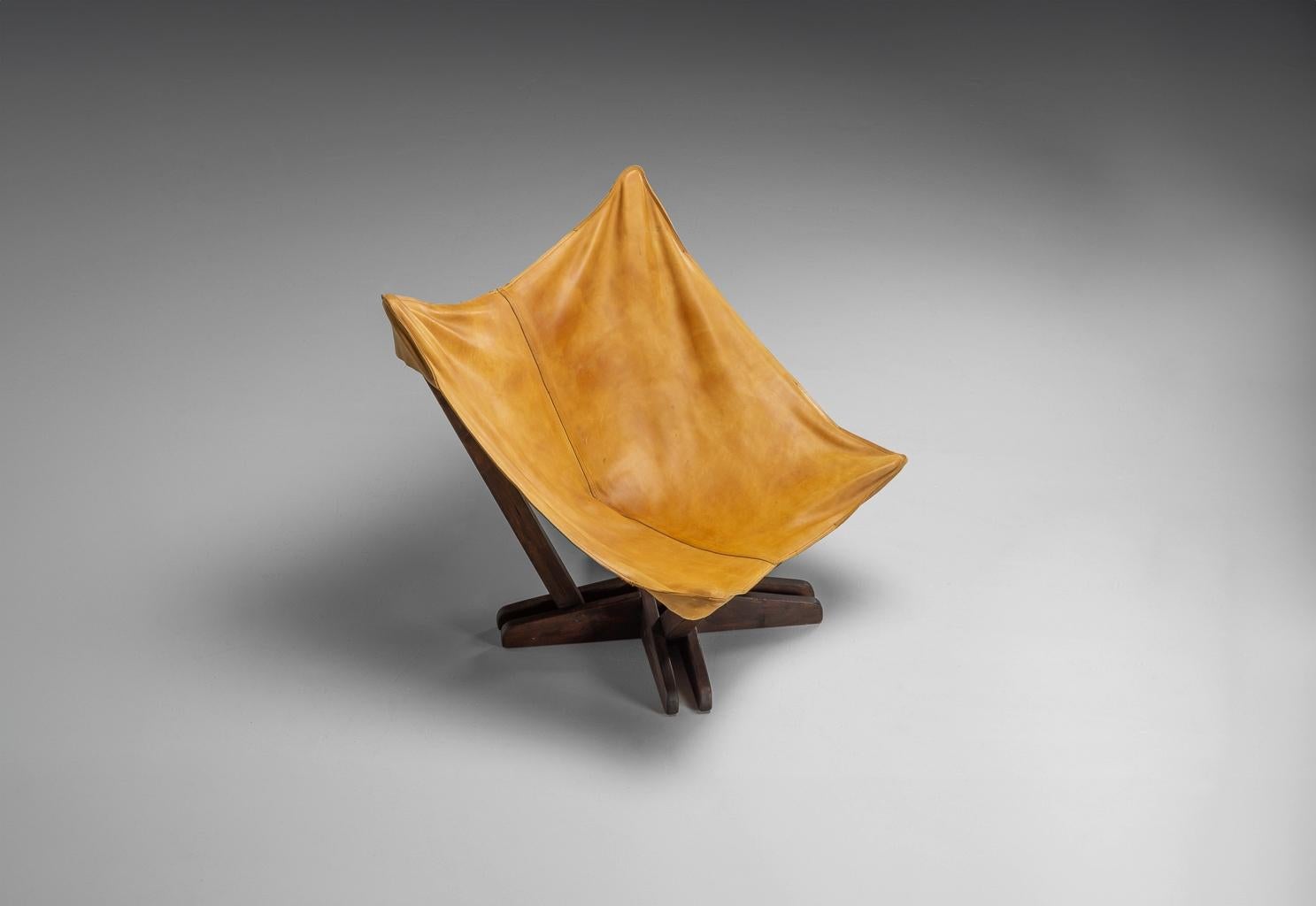Butterfly chair in pine and leather Sweden 1960 For Sale 3