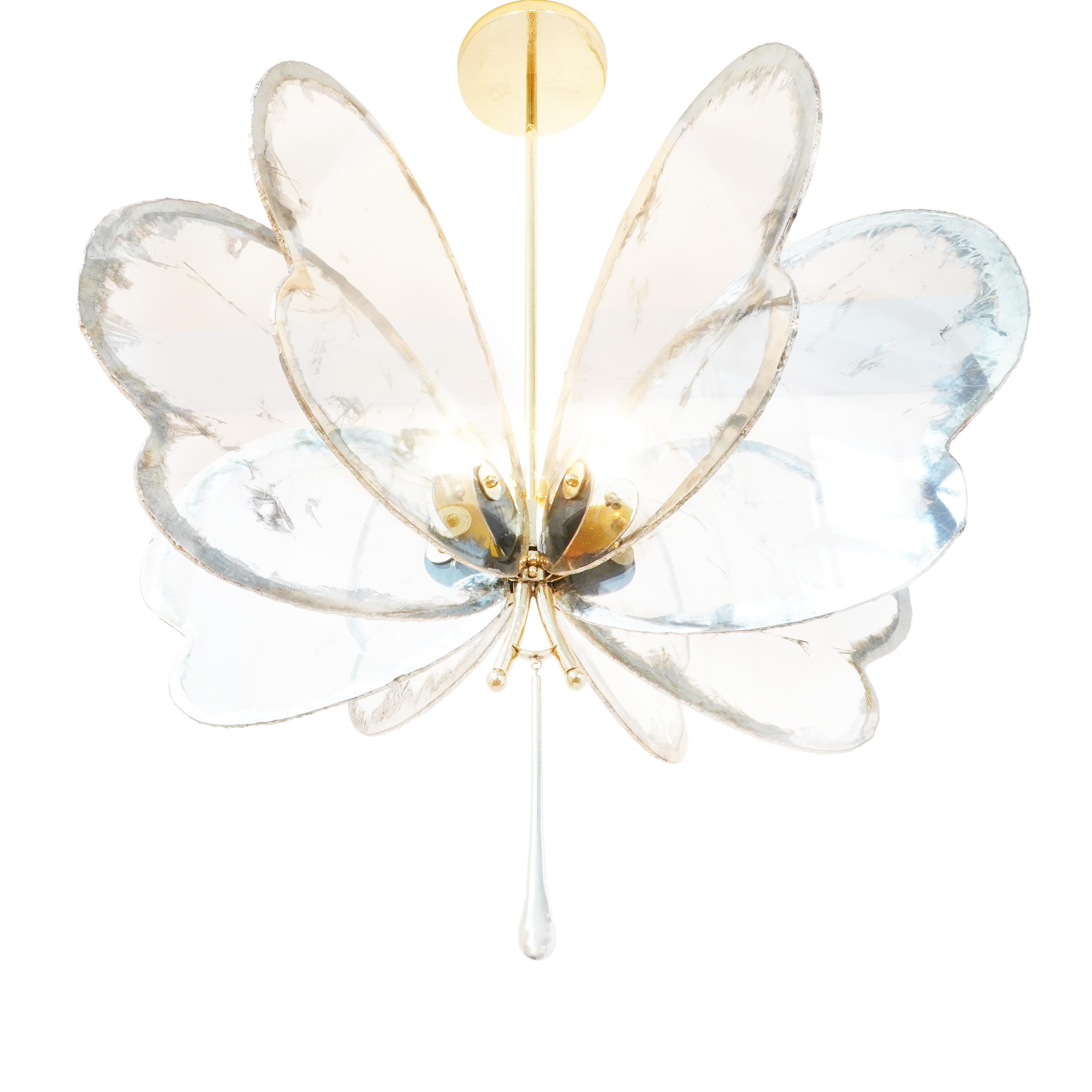 Schmetterling 8 Flügel, Kronleuchter, Kristall versilbertes Glas, geschmolzener Messingkörper  (Moderne) im Angebot