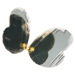 Sculpture murale contemporaine papillon en verre argenté de couleur gris noir