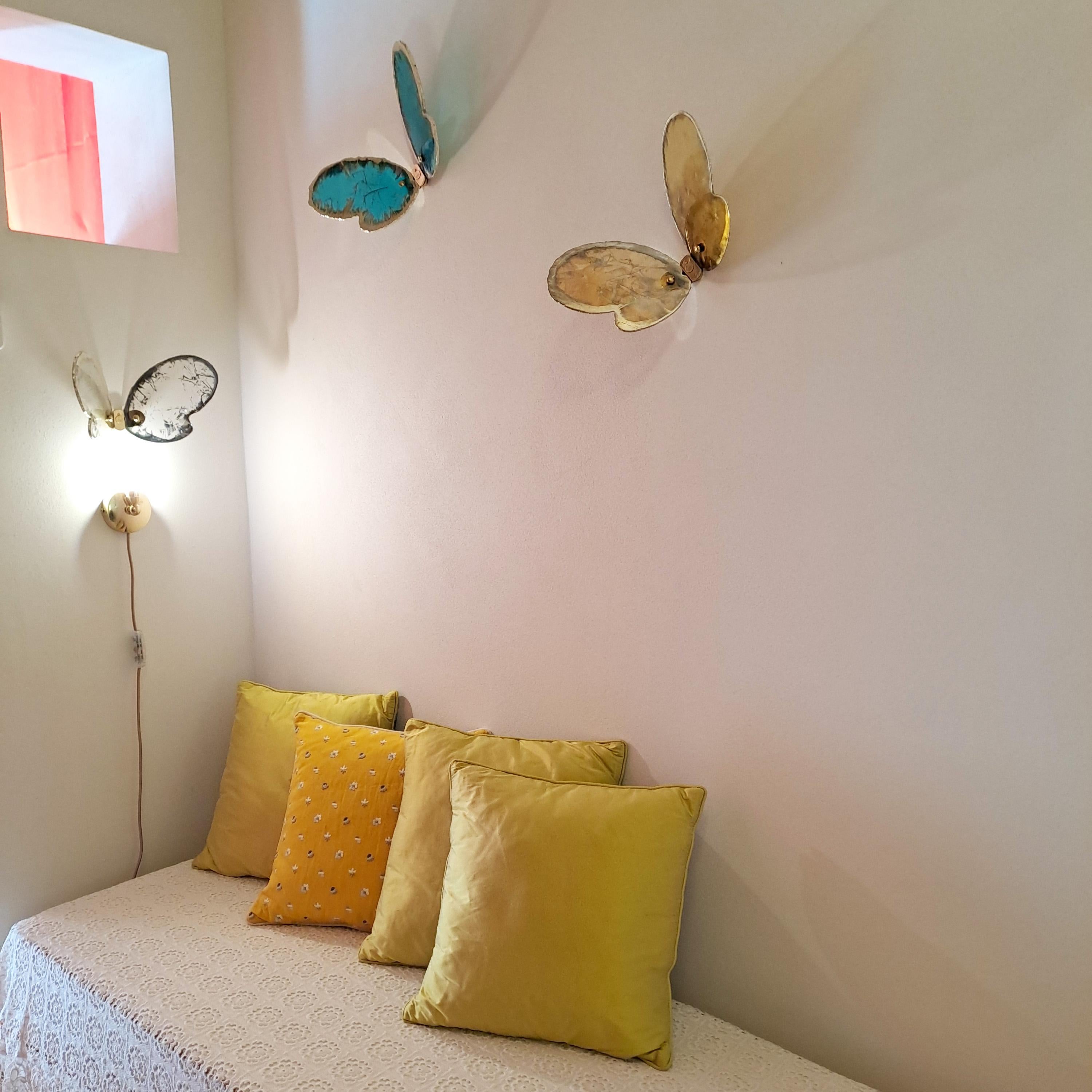 Schmetterling Zeitgenössische Wandskulptur, Kunst versilbertes Glas, rauchgrau im Angebot 3