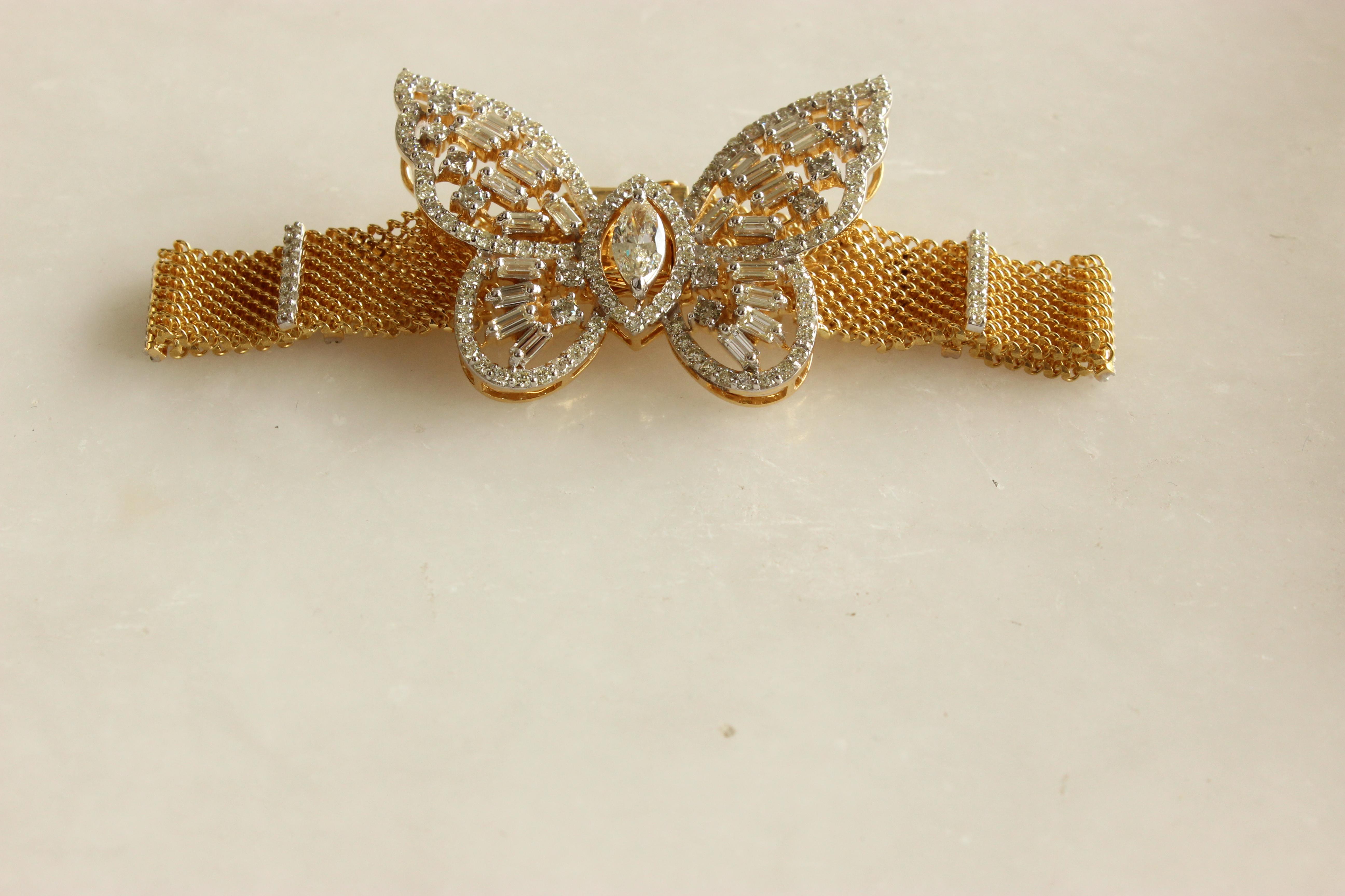 Butterfly Design Marquise & Baguette Diamond Bracelet in 18K Solid Gold For Sale 4