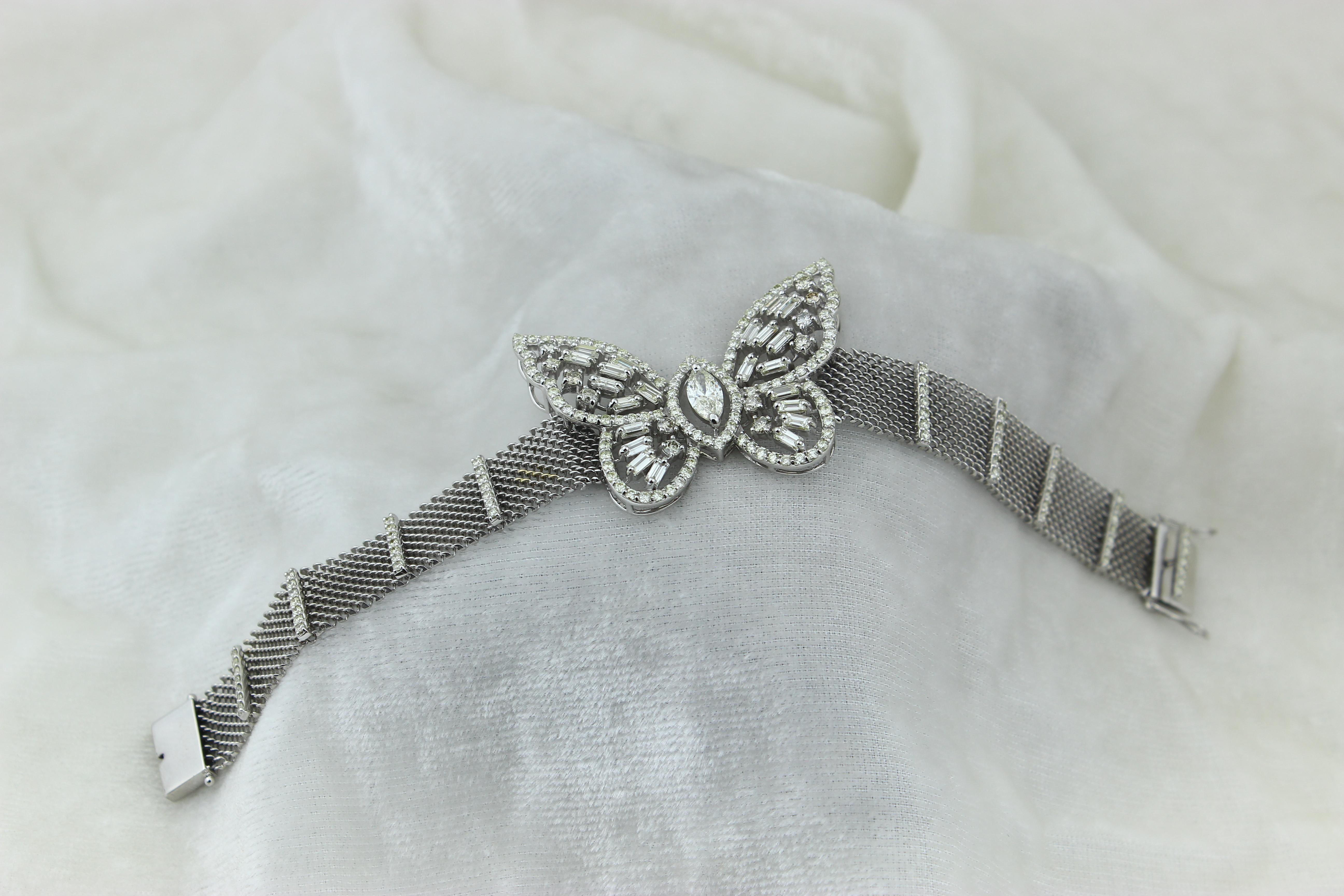 Art Deco Butterfly Design Marquise & Baguette Diamond Bracelet in 18K Solid Gold For Sale