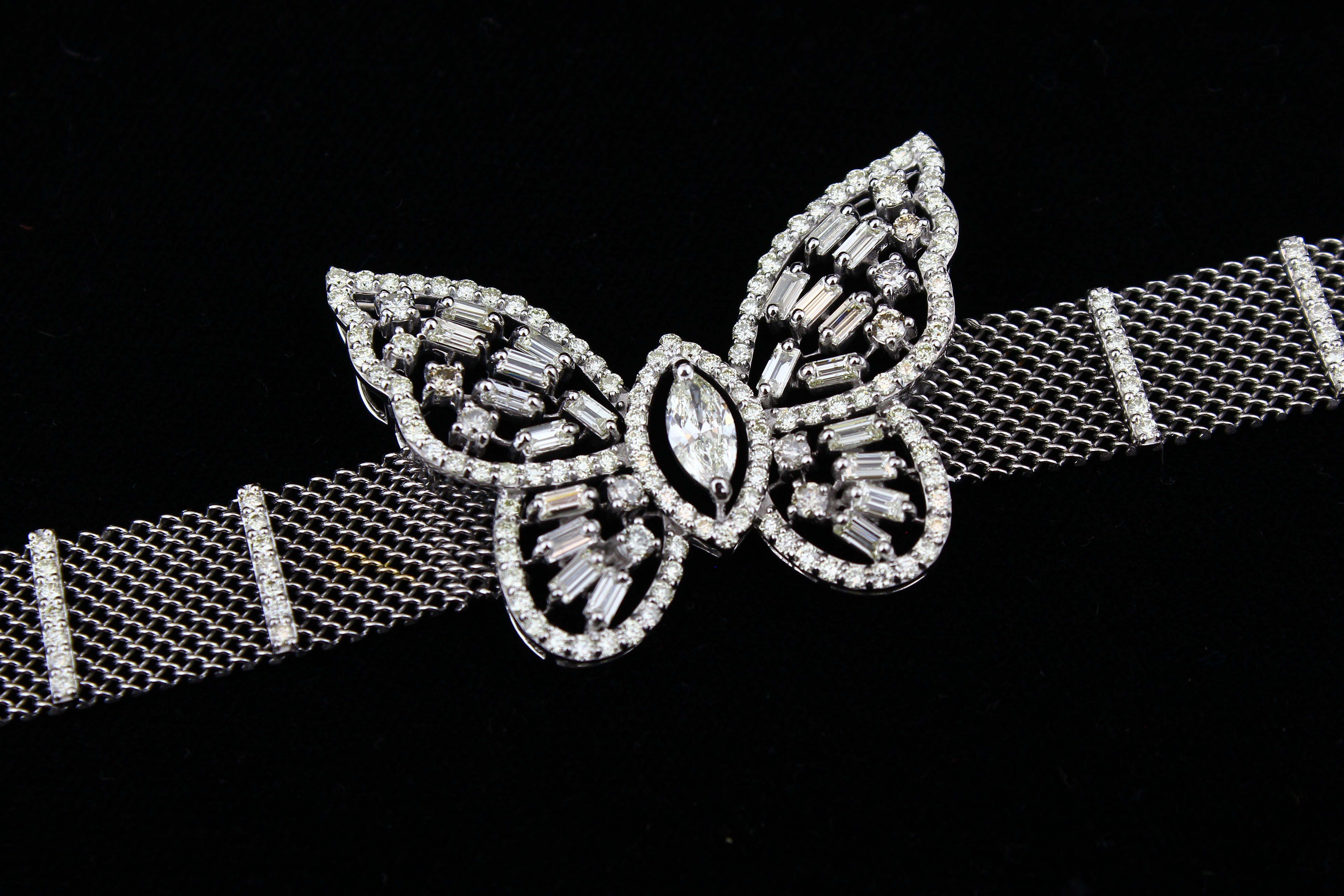 Women's Butterfly Design Marquise & Baguette Diamond Bracelet in 18K Solid Gold For Sale