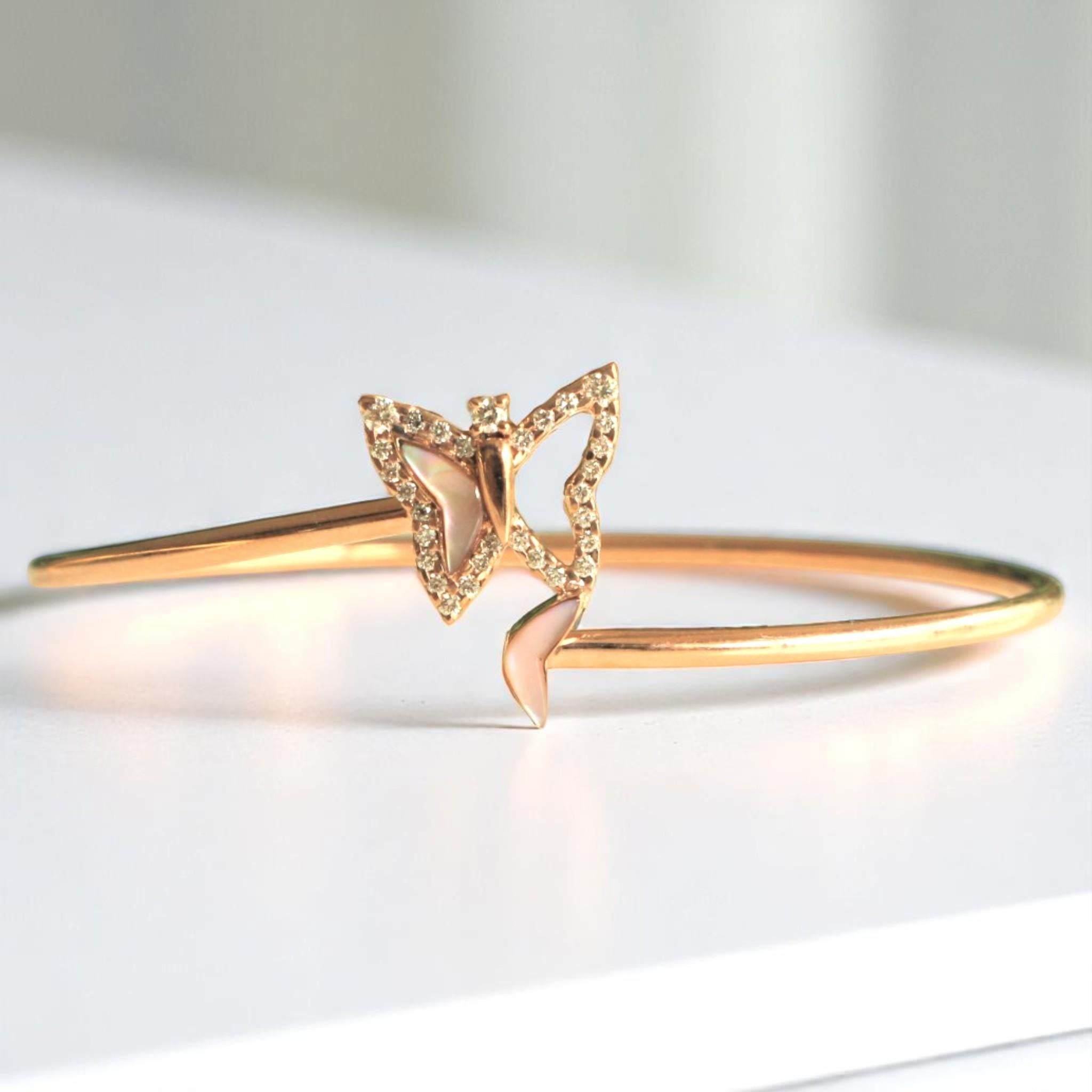 Taille ronde Bracelet manchette papillon en or massif 14k (certifié) en vente