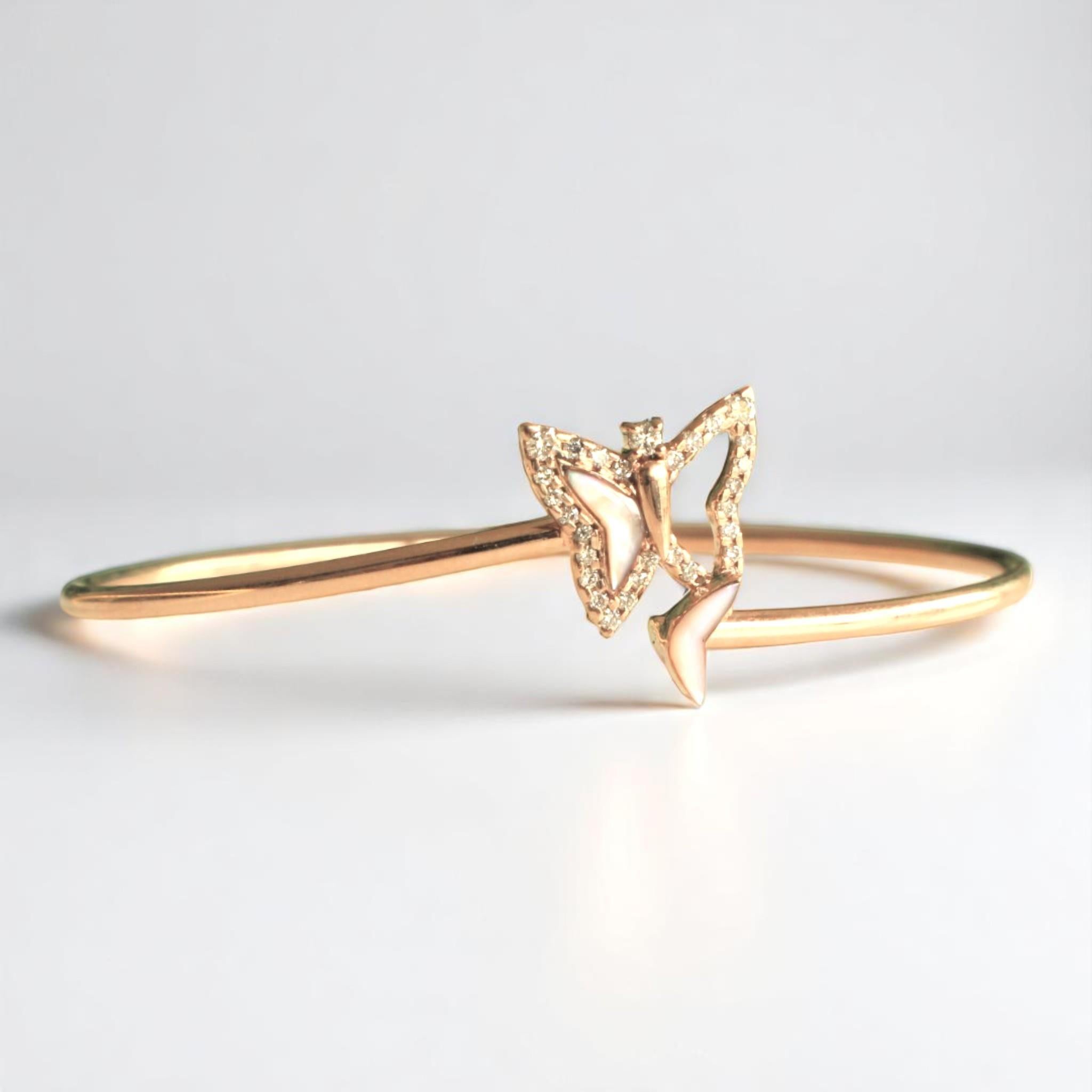 Bracelet manchette papillon en or massif 14k (certifié) Neuf - En vente à New Delhi, DL