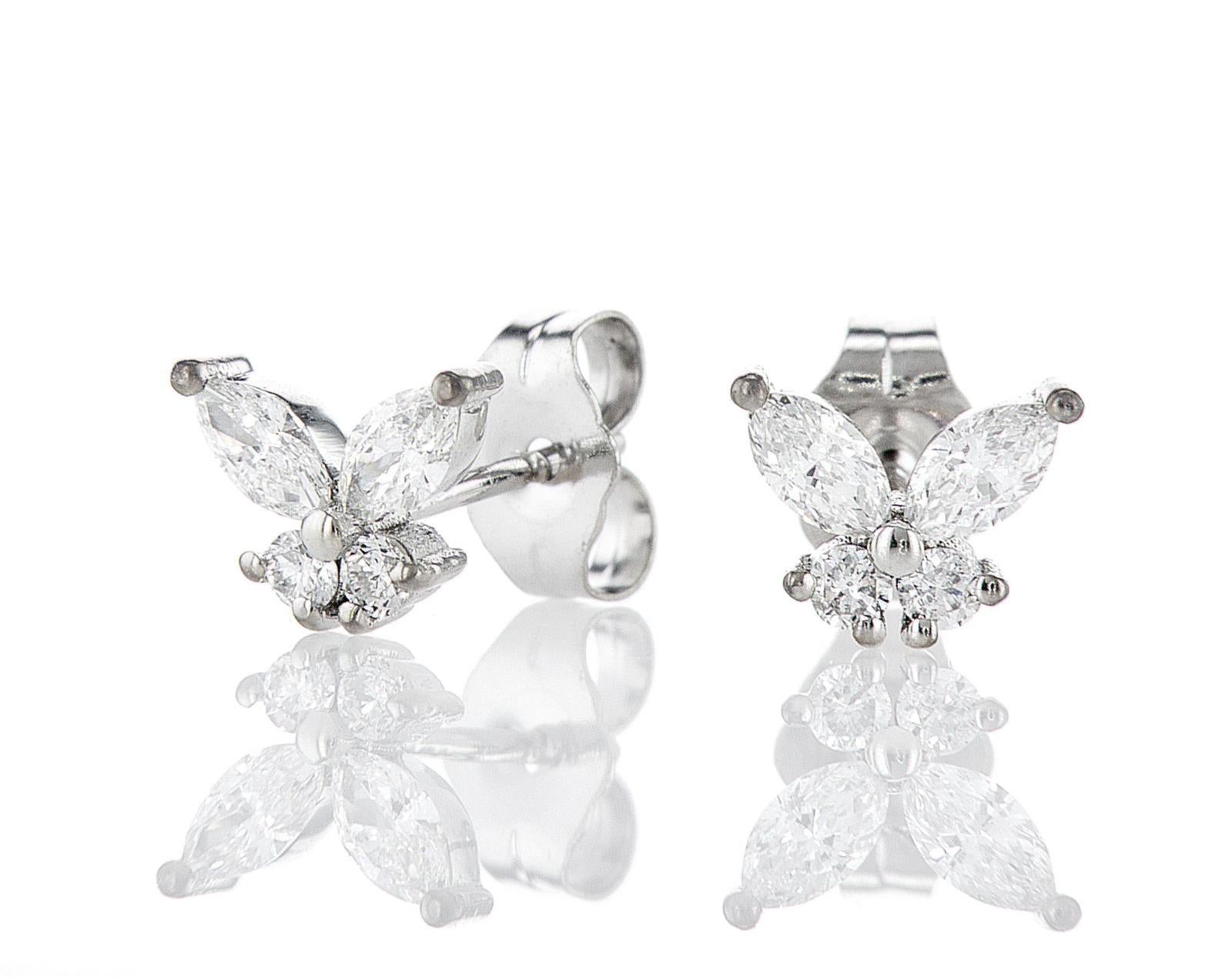 Taille ronde Boucles d'oreilles papillon en or blanc 14 carats et diamants en vente
