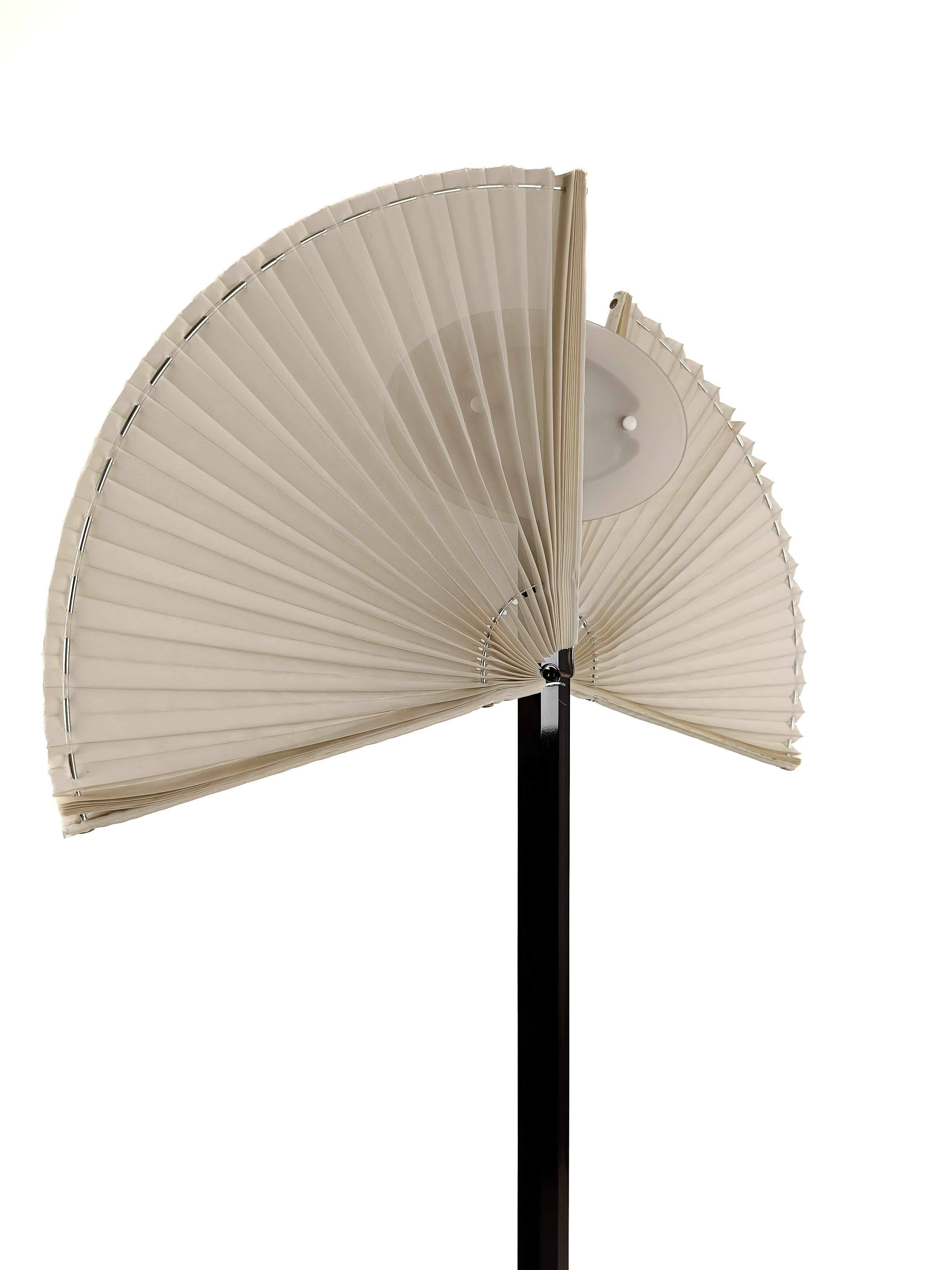 Butterfly Floor Lamp Designed by Afra e Tobia Scarpa for Flos, Italy, 1980s For Sale 1