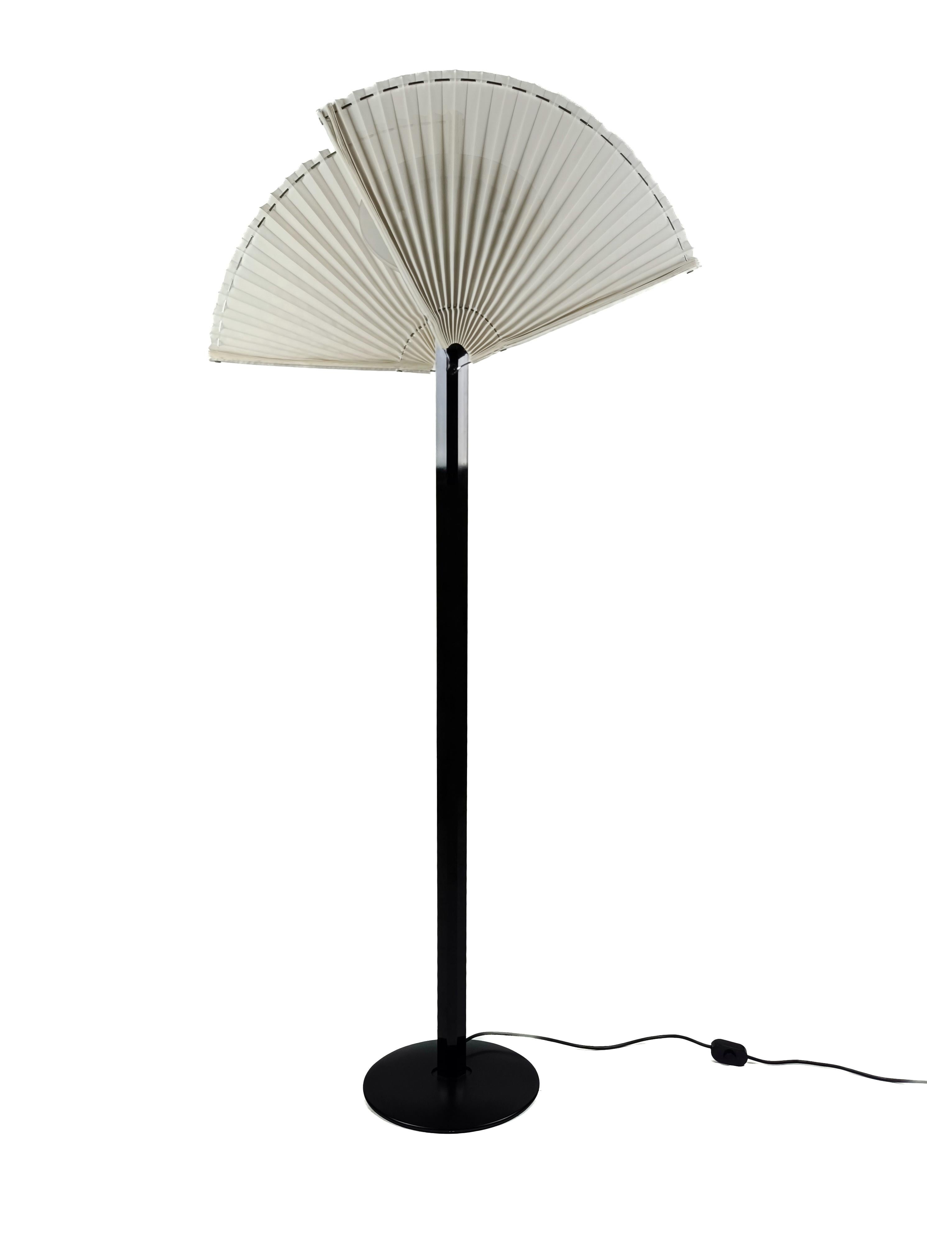 Butterfly Floor Lamp Designed by Afra e Tobia Scarpa for Flos, Italy, 1980s In Good Condition For Sale In Roma, IT