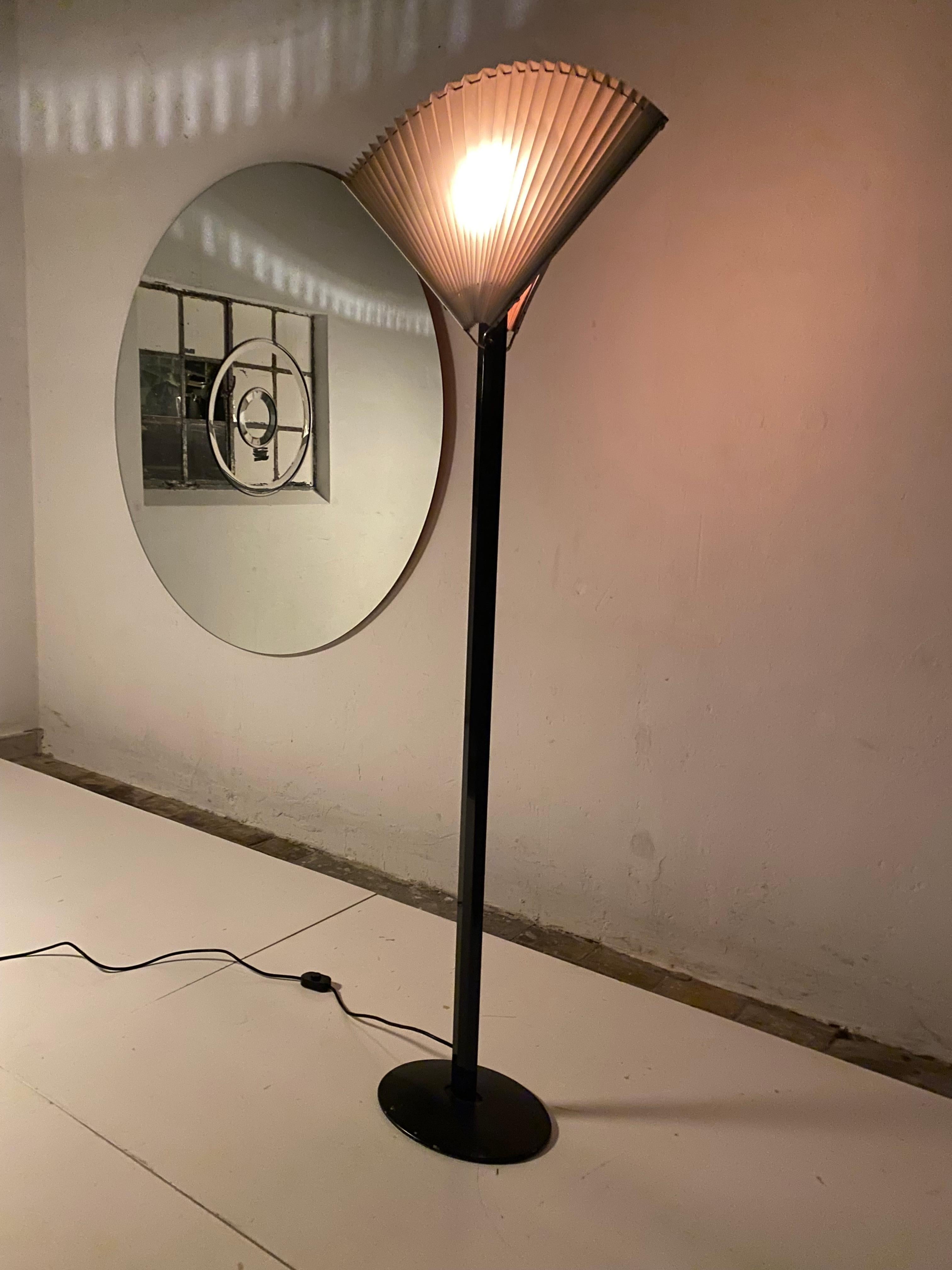 'Butterfly' Floorlamp by Afra & Tobia Scarpa for Flos Italy 1985               For Sale 7