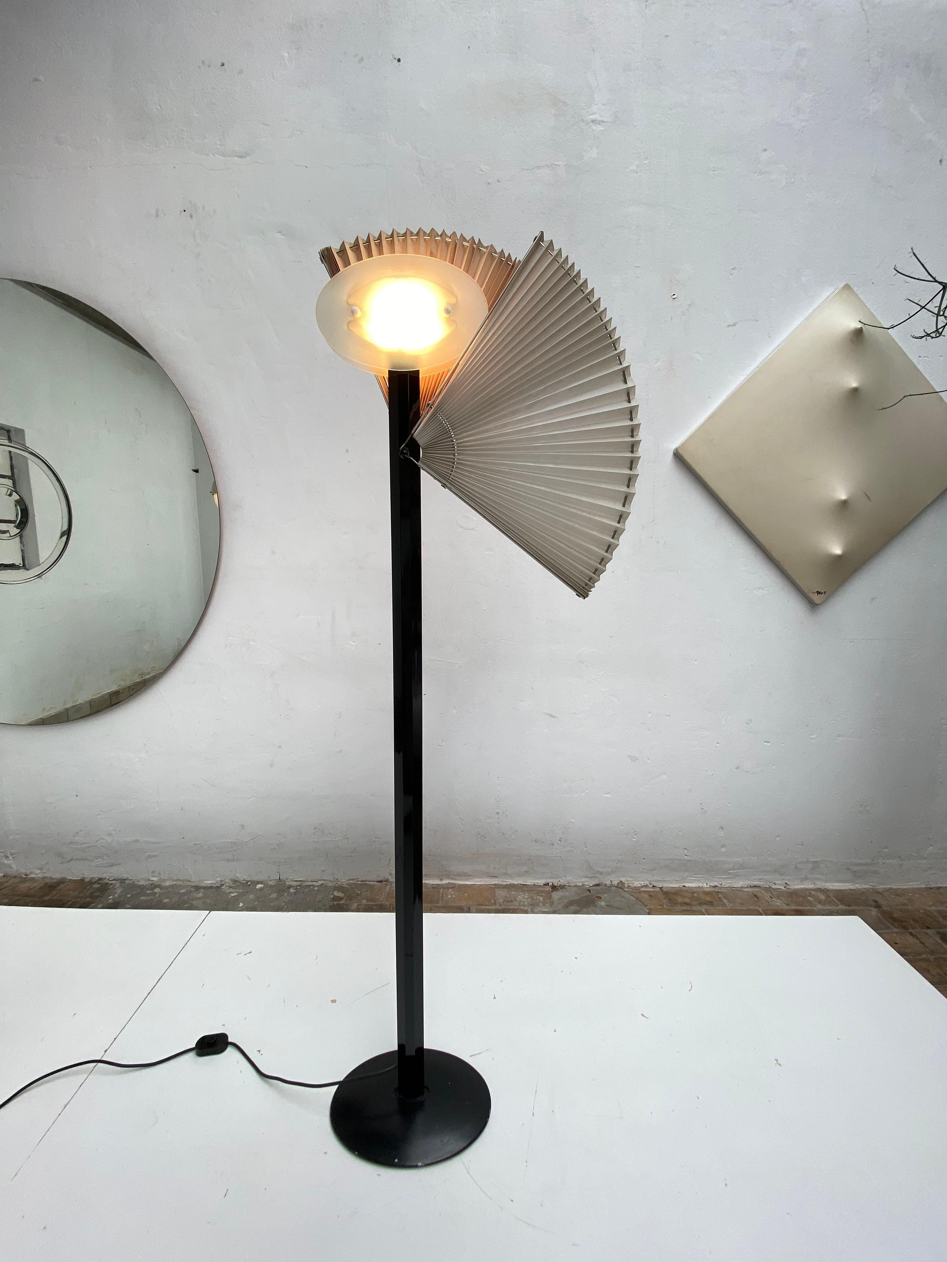 'Butterfly' Floorlamp by Afra & Tobia Scarpa for Flos Italy 1985               In Good Condition For Sale In bergen op zoom, NL