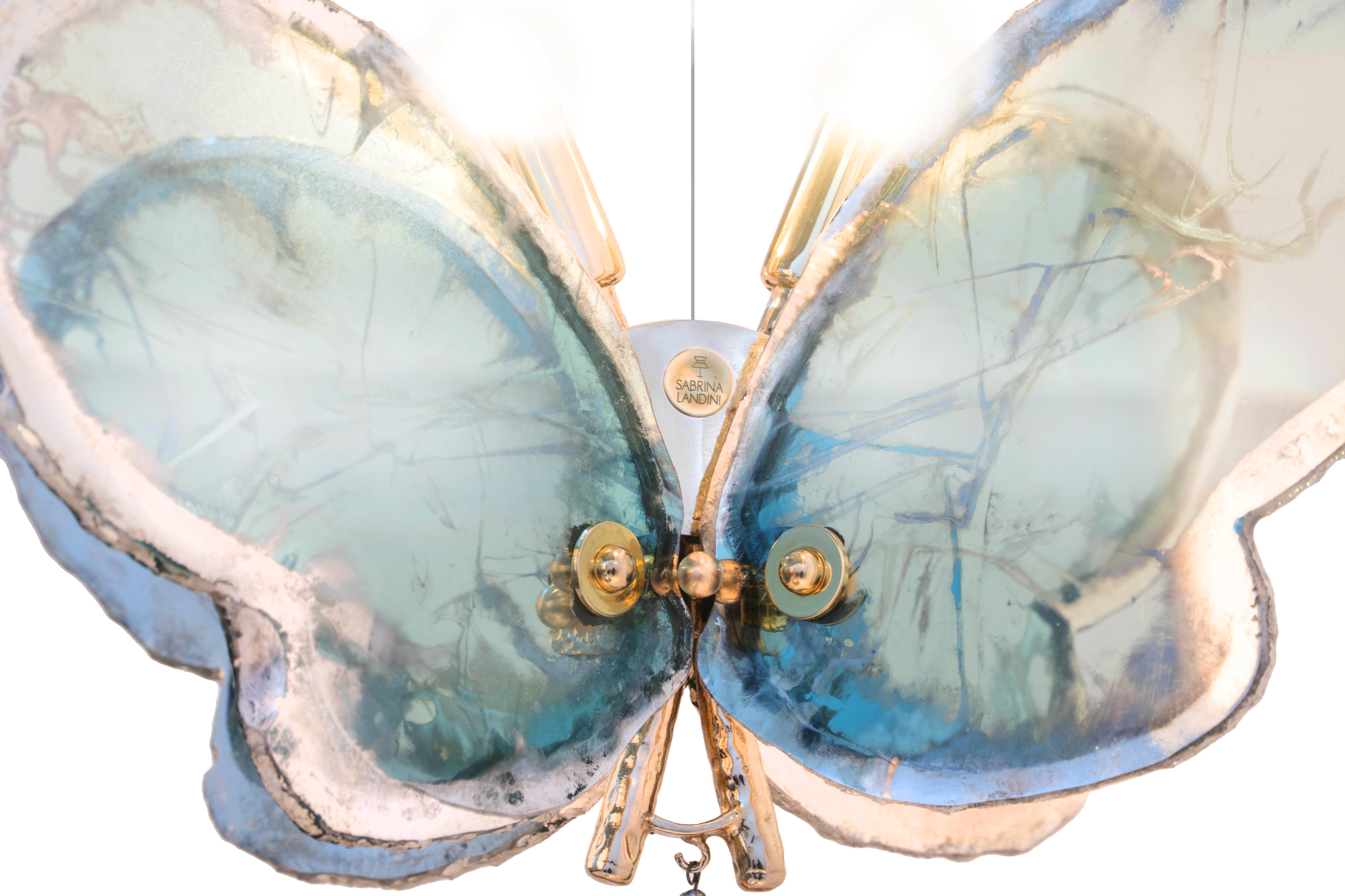 Zeitgenössische Schmetterlings-Pendelleuchte 40, Kunstglas versilbert, Jadefarbe, Messing    im Zustand „Neu“ im Angebot in Pietrasanta, IT