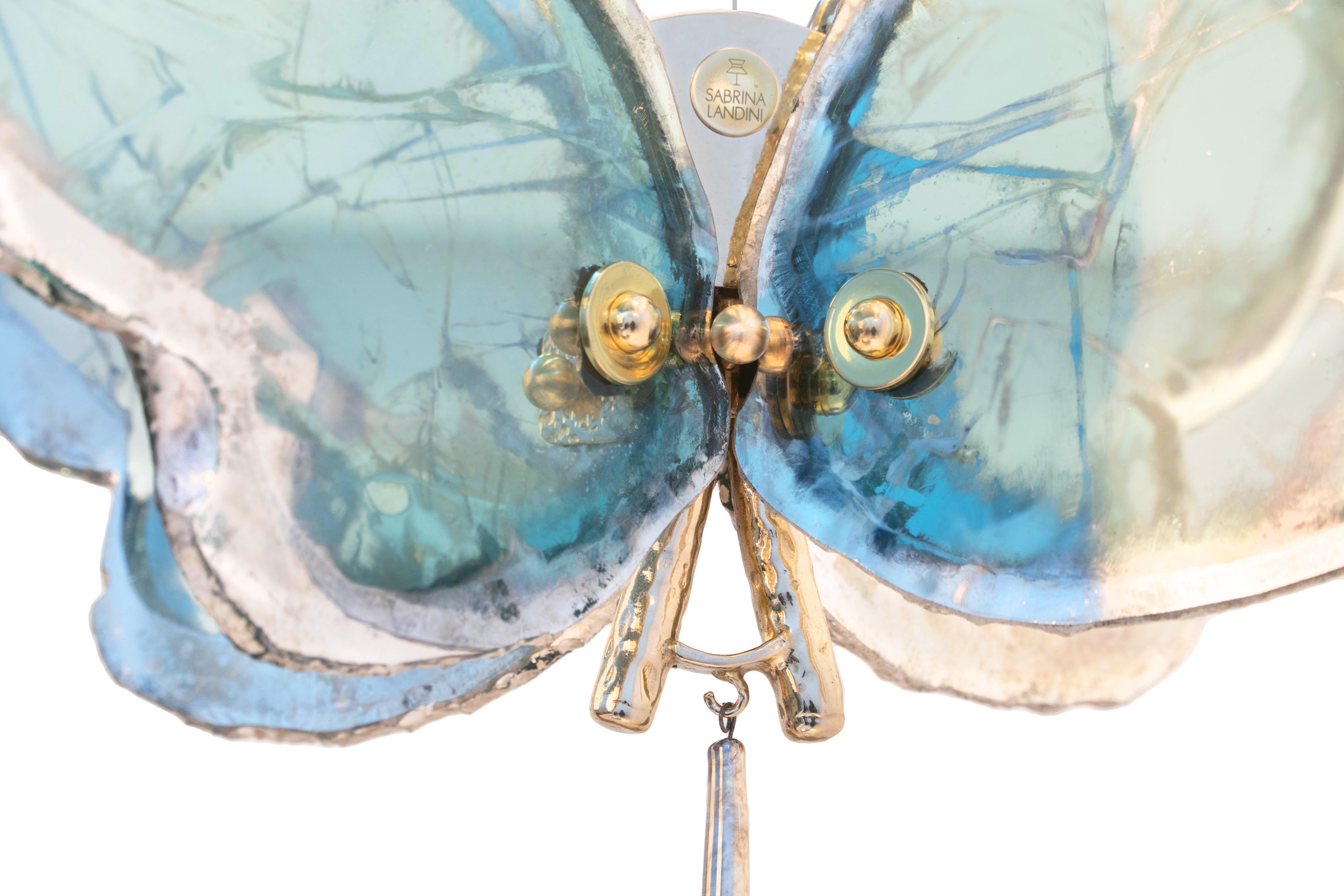 Zeitgenössische Schmetterlings-Pendelleuchte 40, Kunstglas versilbert, Jadefarbe, Messing    im Angebot 1