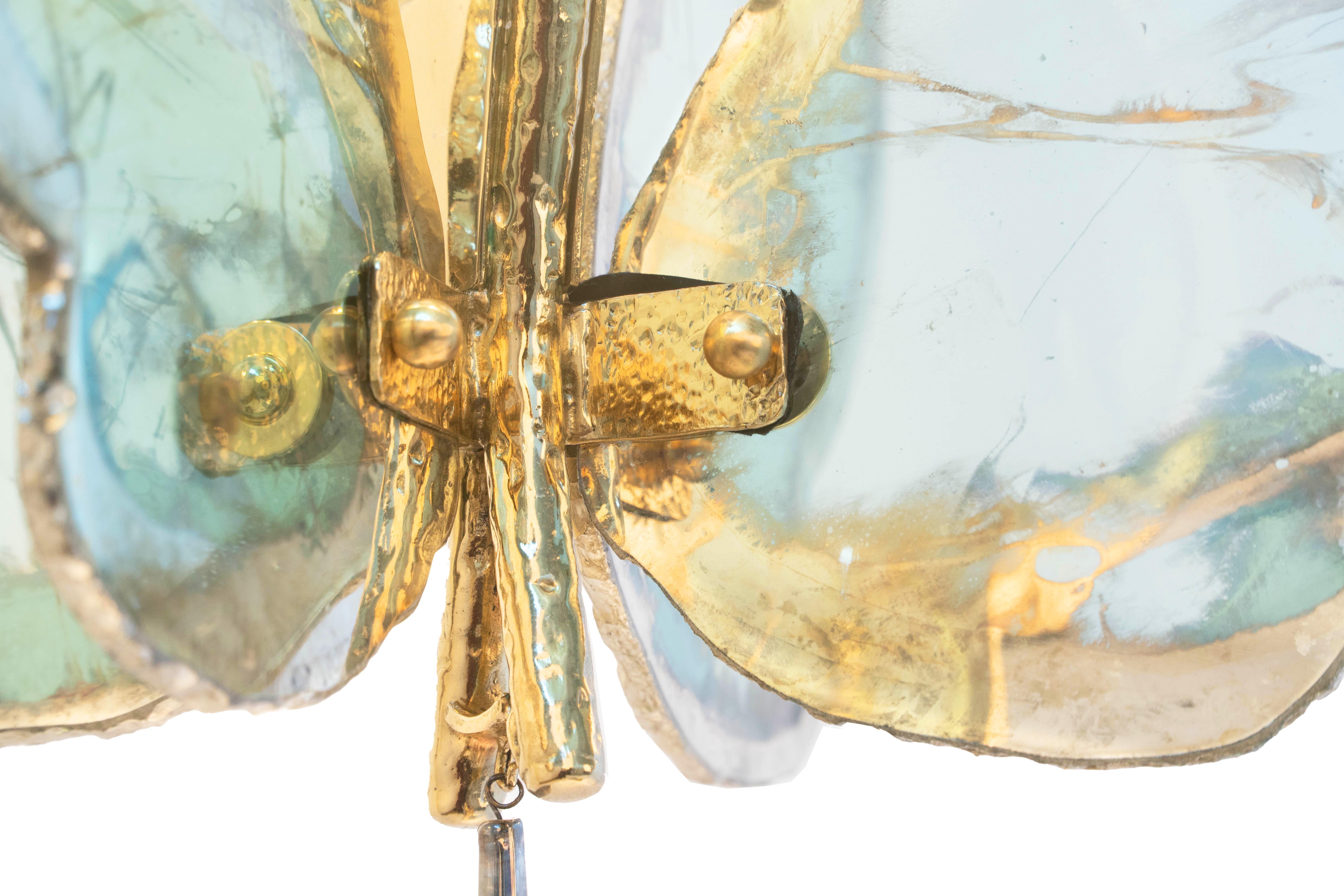 Zeitgenössische Schmetterlings-Pendelleuchte 40, Kunstglas versilbert, Jadefarbe, Messing    im Angebot 2