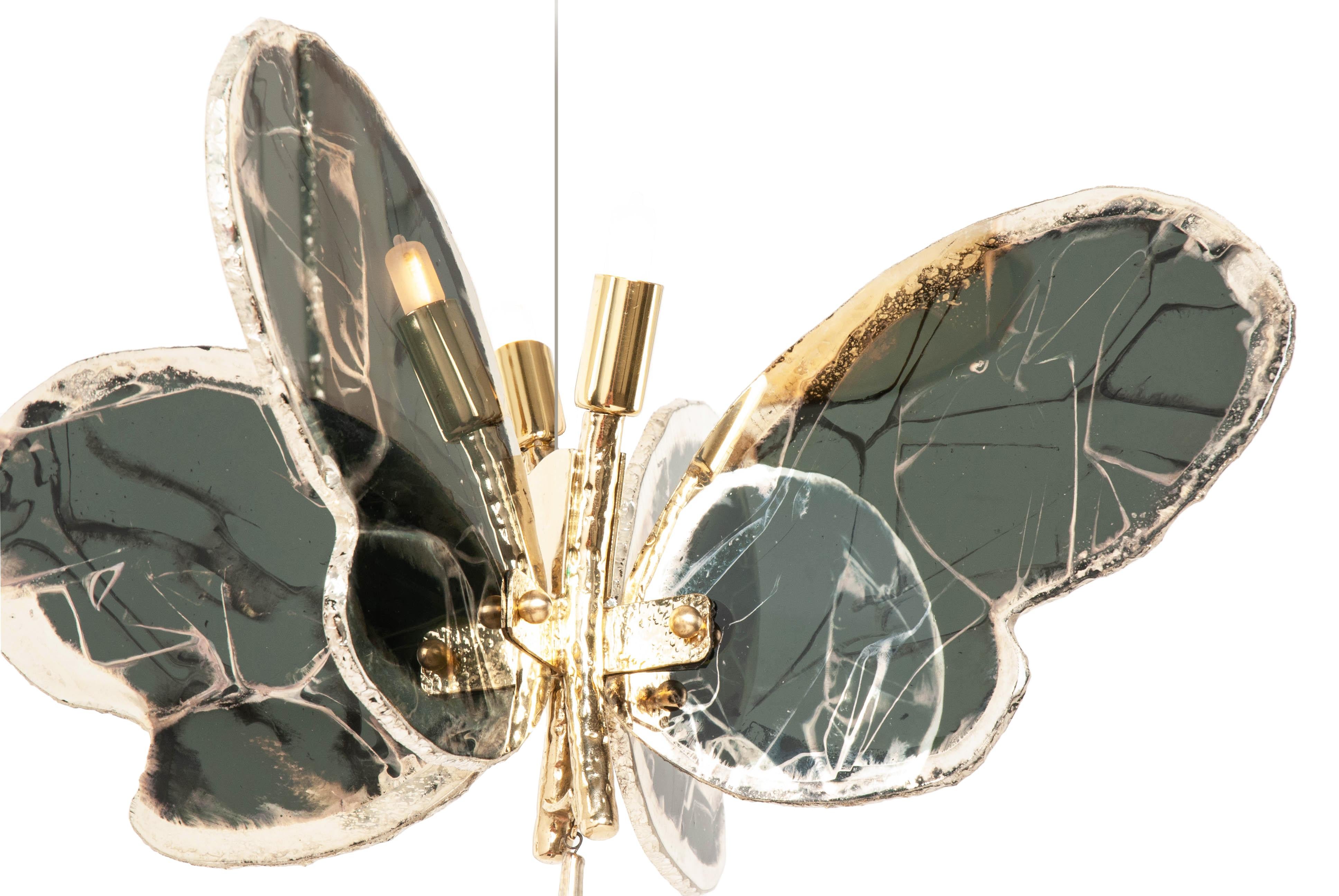 Zeitgenössische Schmetterlings-Pendelleuchte 40, versilbertes Kunstglas, graue Farbe   (Moderne) im Angebot