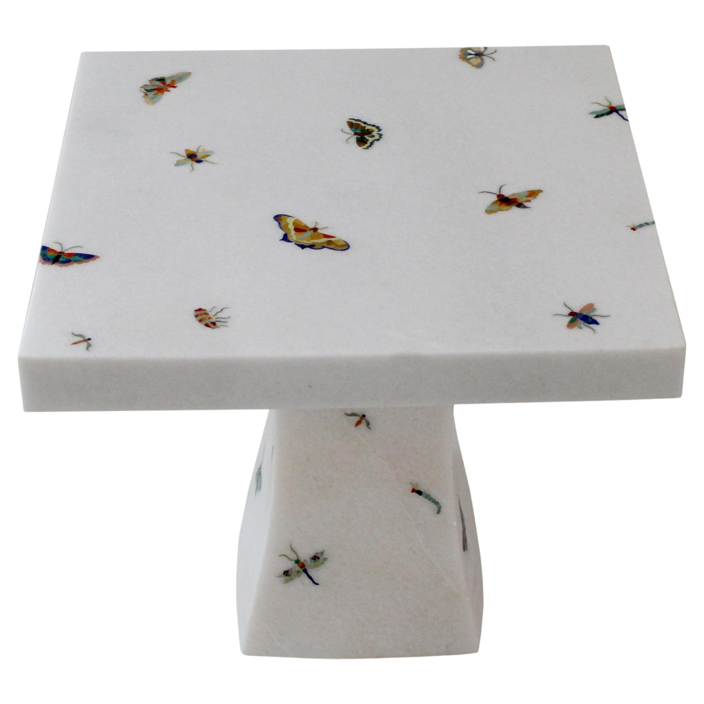 Table à incrustation de papillons en marbre blanc fabriquée à la main en Inde par Stephanie Odegard en vente