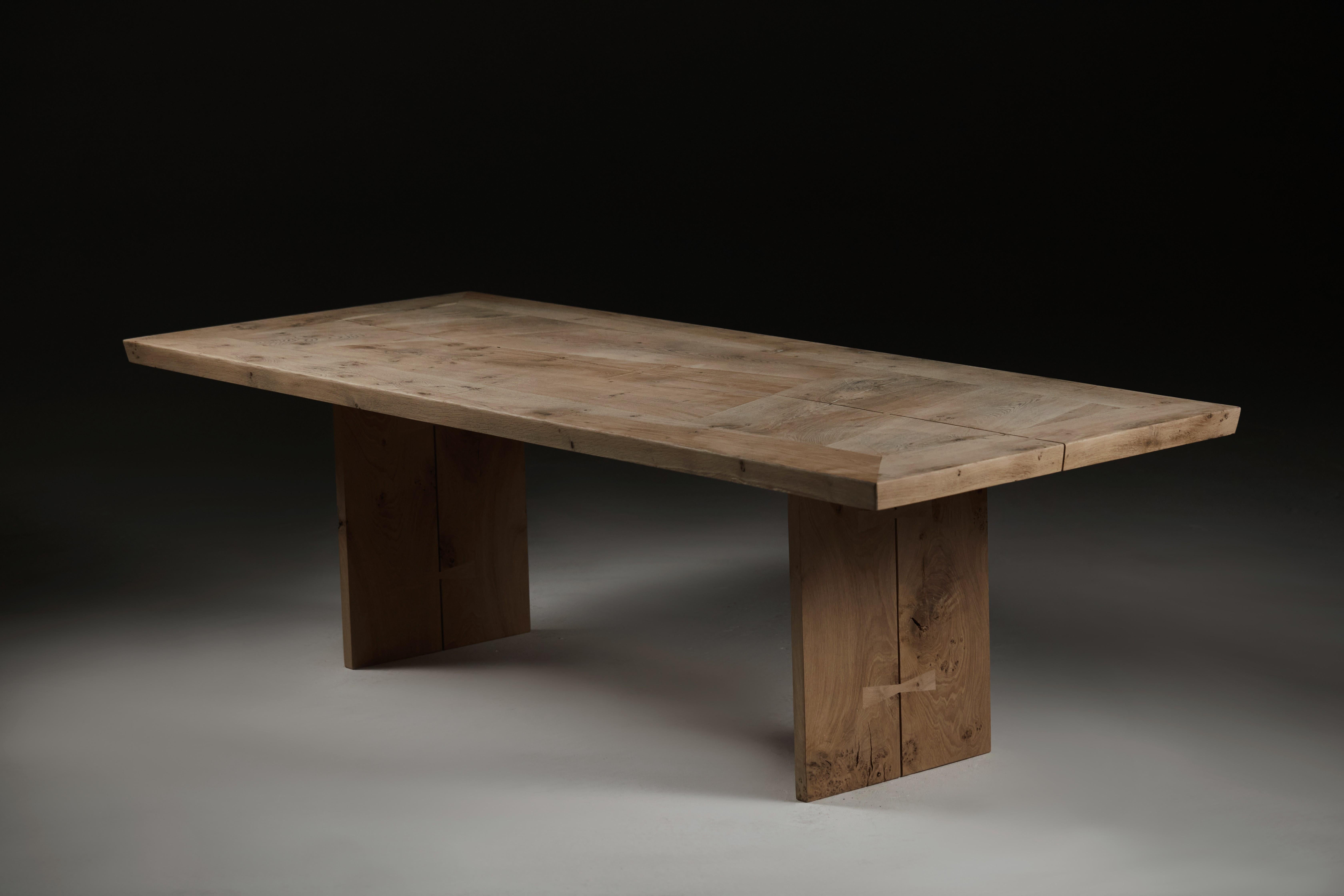 Butterfly jointed salvaged oak table by Jonathan Field In New Condition For Sale In London, GB