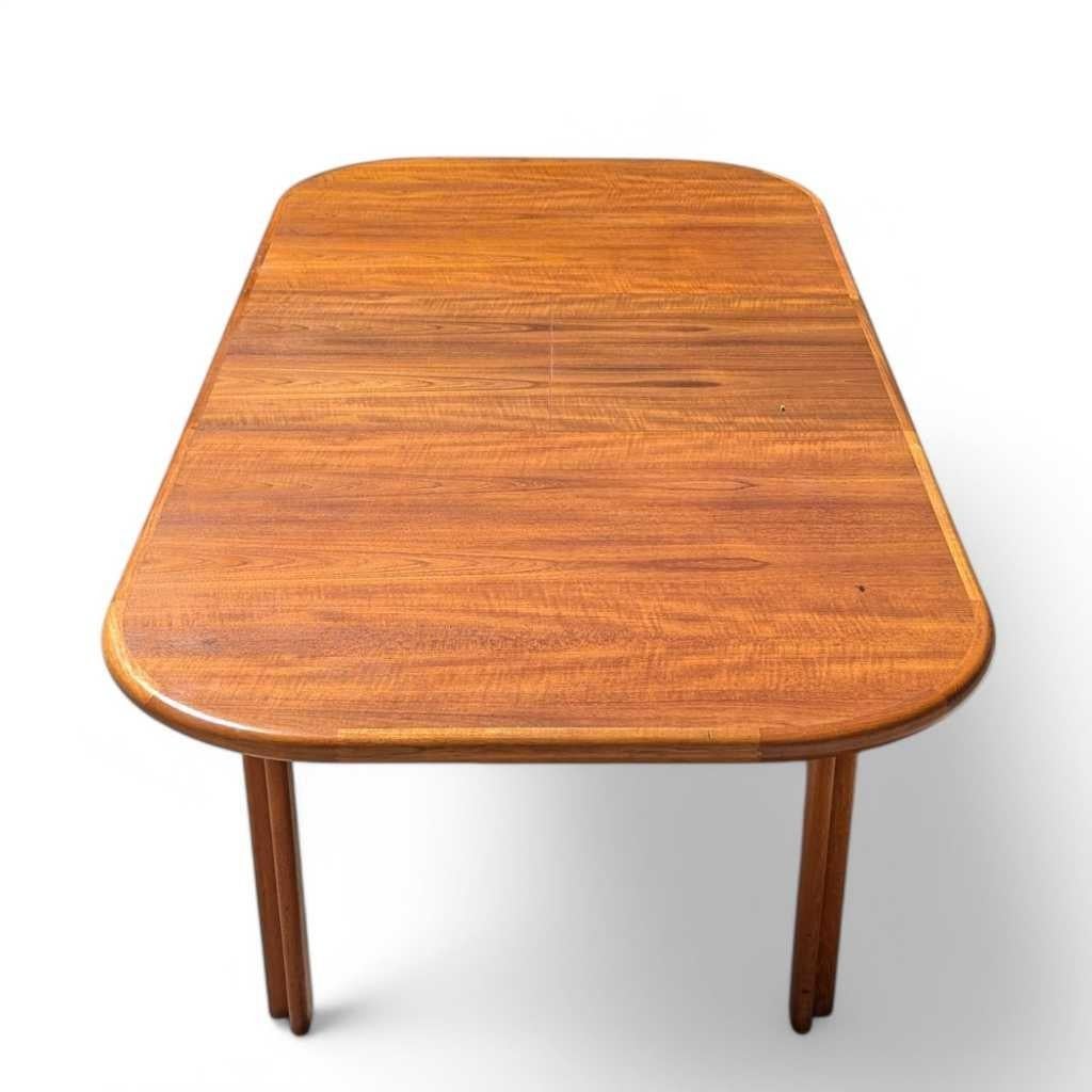 Table de salle à manger à feuilles de papillon, danoise, teck, finition chaude, Danemark, c.C. 1960 en vente 1