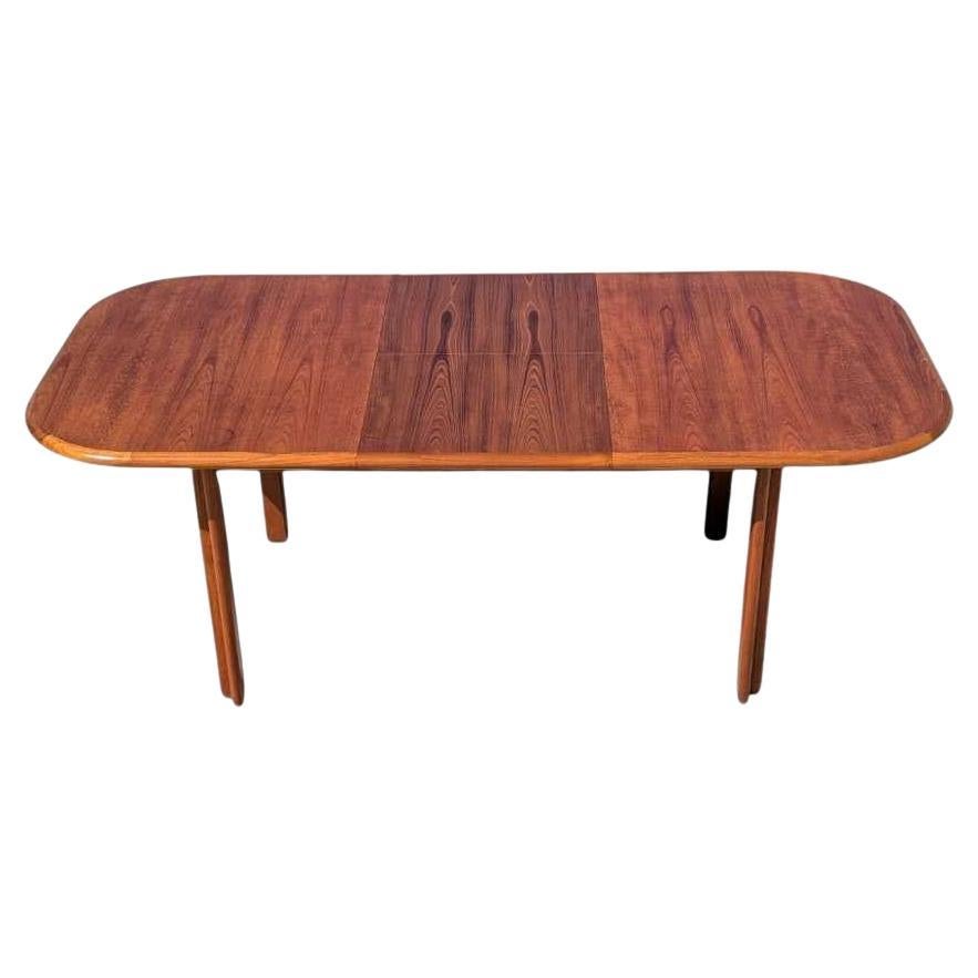 Table de salle à manger à feuilles de papillon, danoise, teck, finition chaude, Danemark, c.C. 1960 en vente
