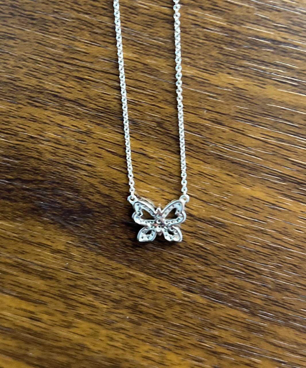Mariposa Diamantes Engastados Motivo Halo Collar Cadena Colgante Oro Blanco 18K en venta 1