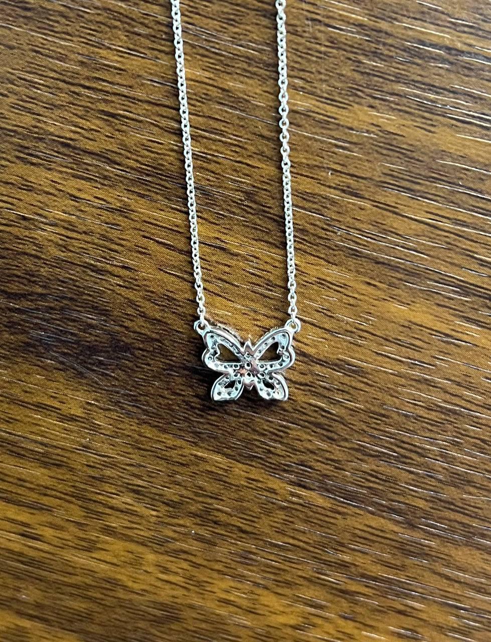 Mariposa Diamantes Engastados Motivo Halo Collar Cadena Colgante Oro Blanco 18K en venta 3