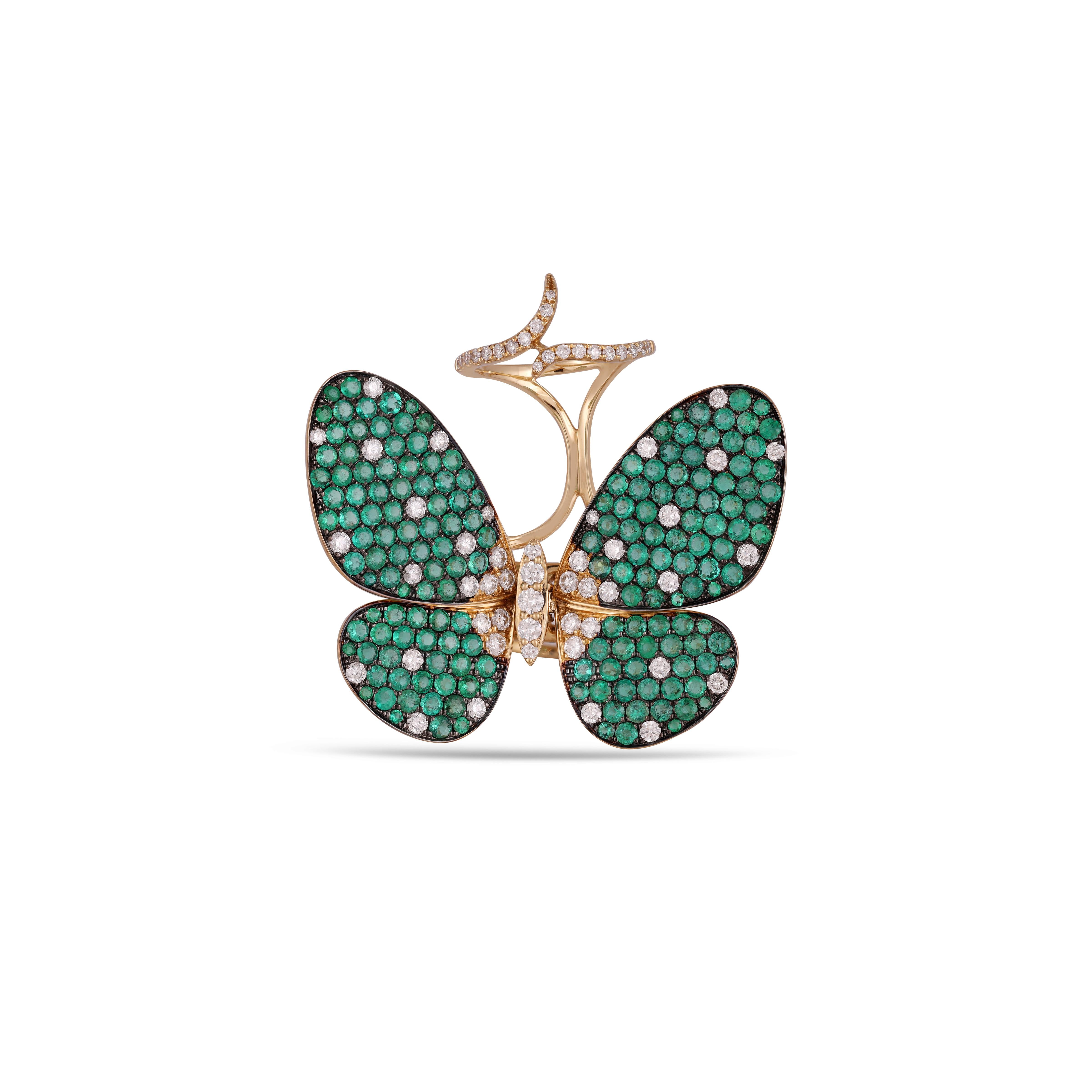 Round Cut Butterfly Ring In Emerald & Diamond in 18K Yellow  Gold For Sale
