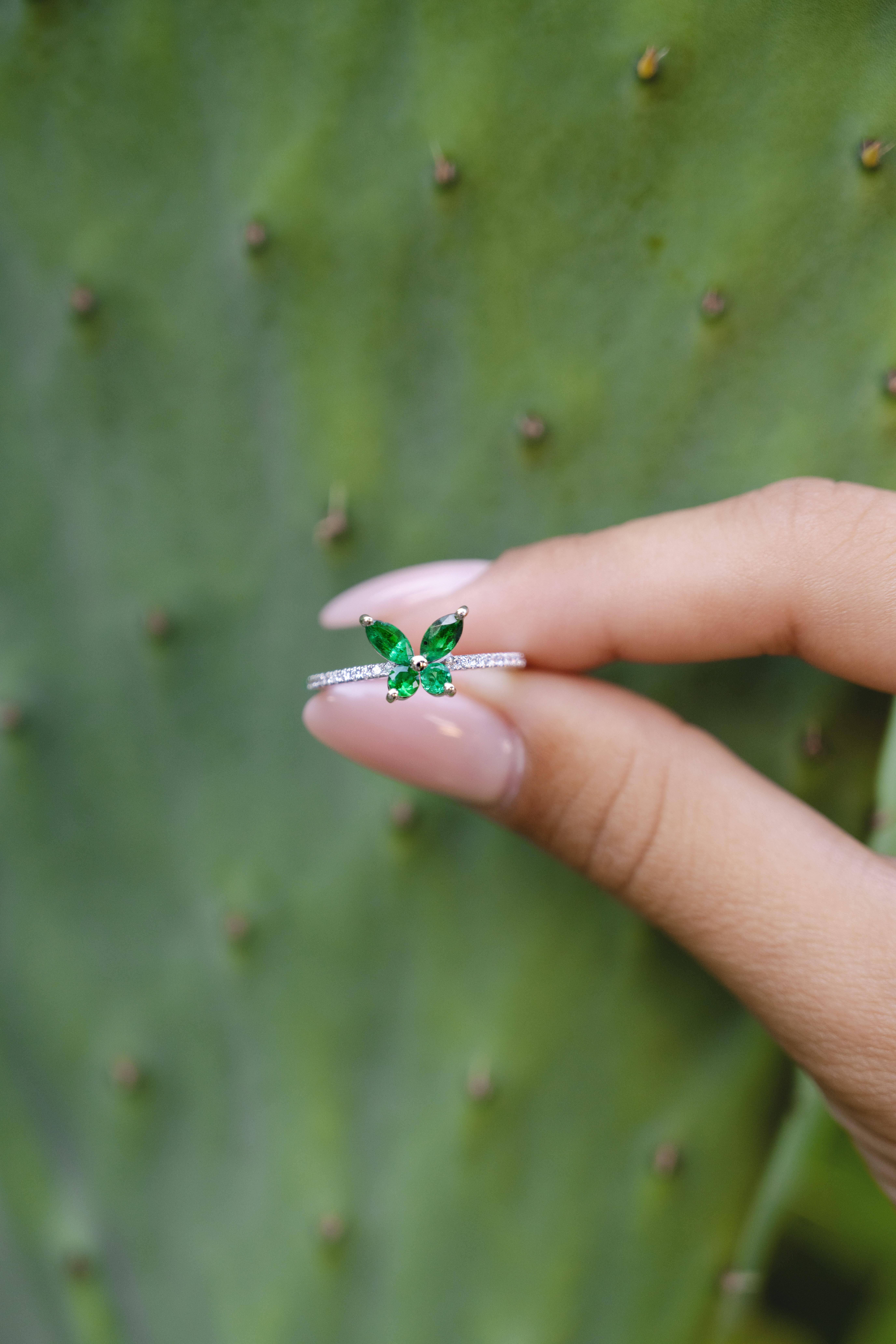 emerald shamrock ring