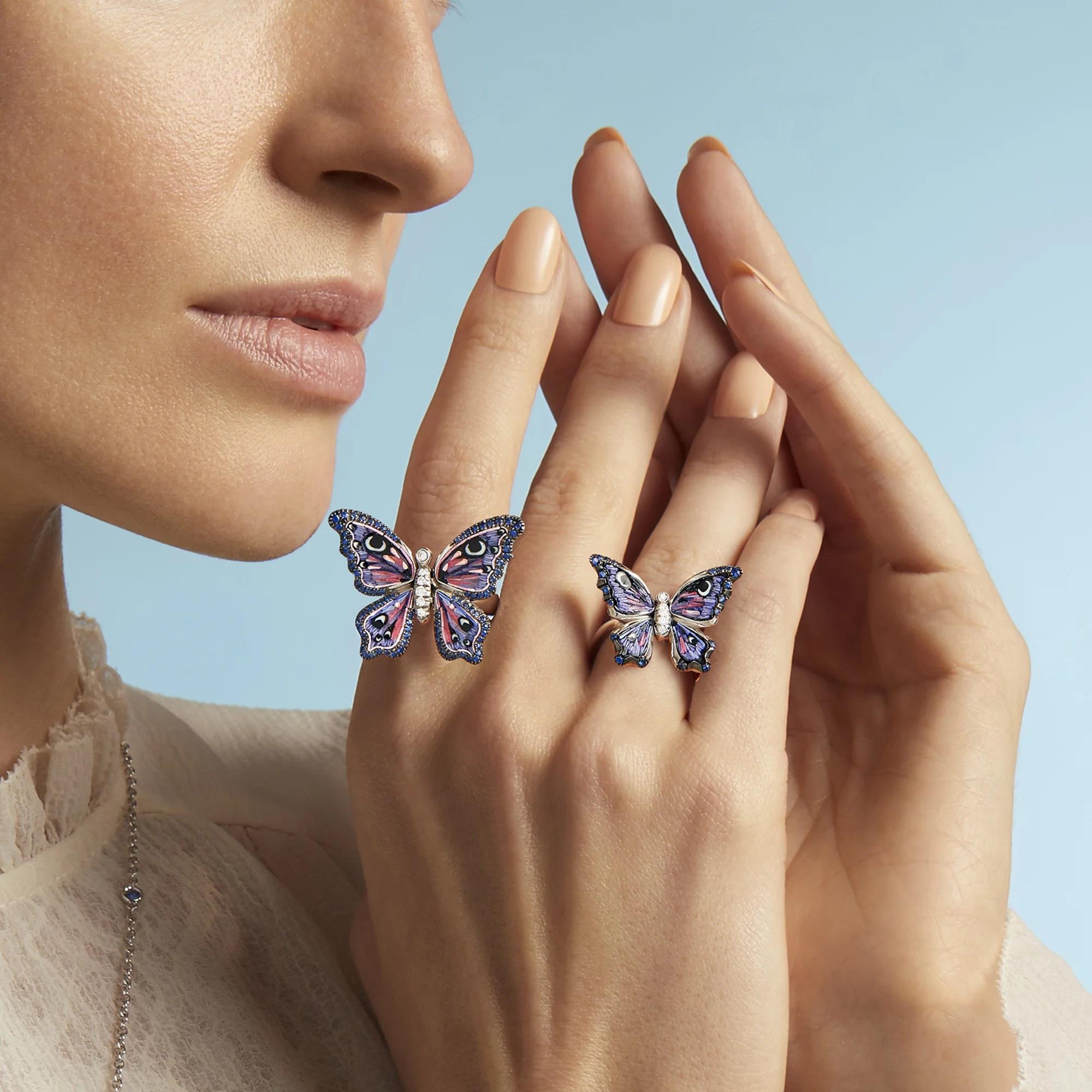 En venta: Anillo Mariposa de Oro Blanco, Diamantes, Zafiros y Decorado con Micromosaico  2