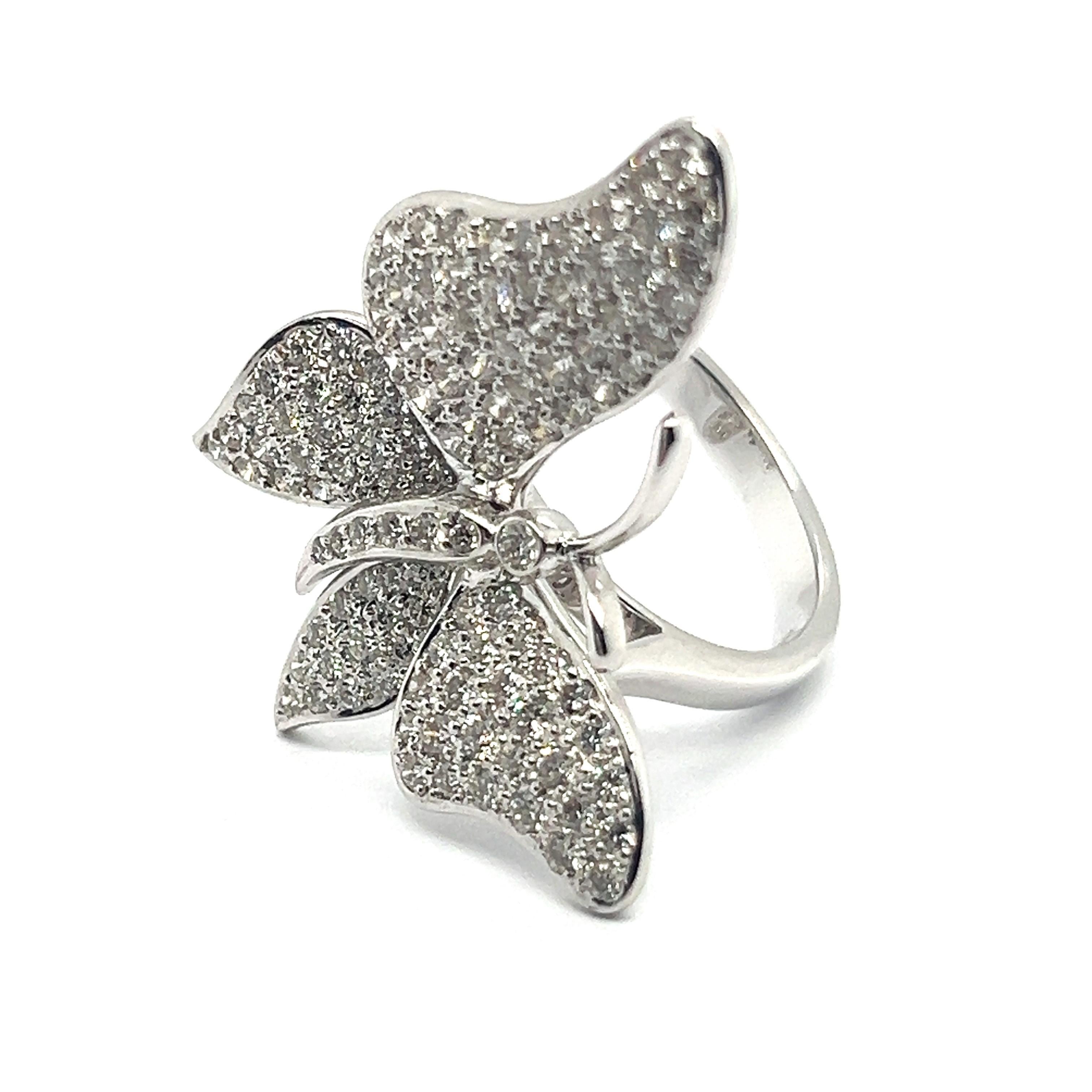Brilliant Cut Butterfly Ring with Diamonds in 18 Karat White Gold For Sale