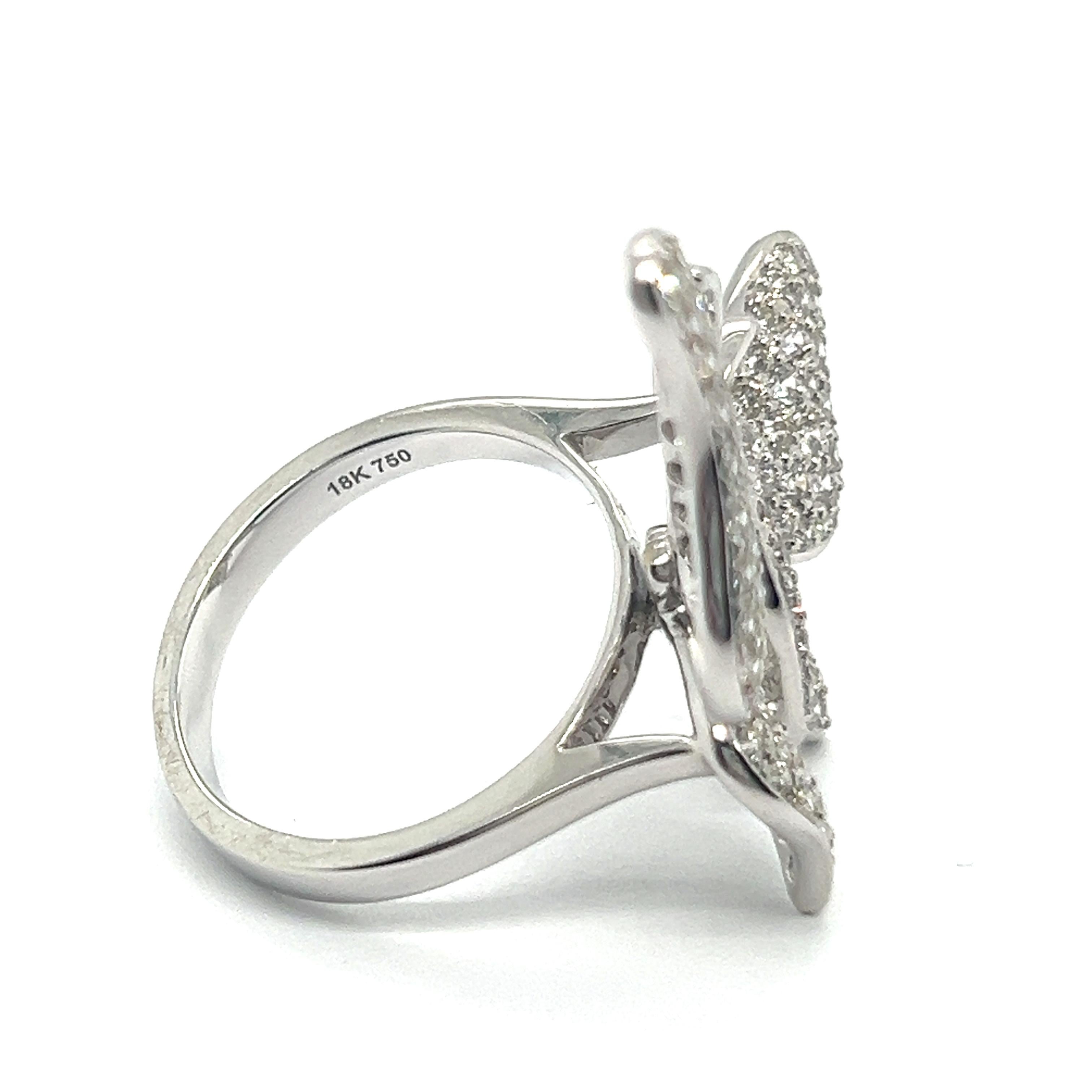 Butterfly Ring with Diamonds in 18 Karat White Gold In Excellent Condition For Sale In Lucerne, CH