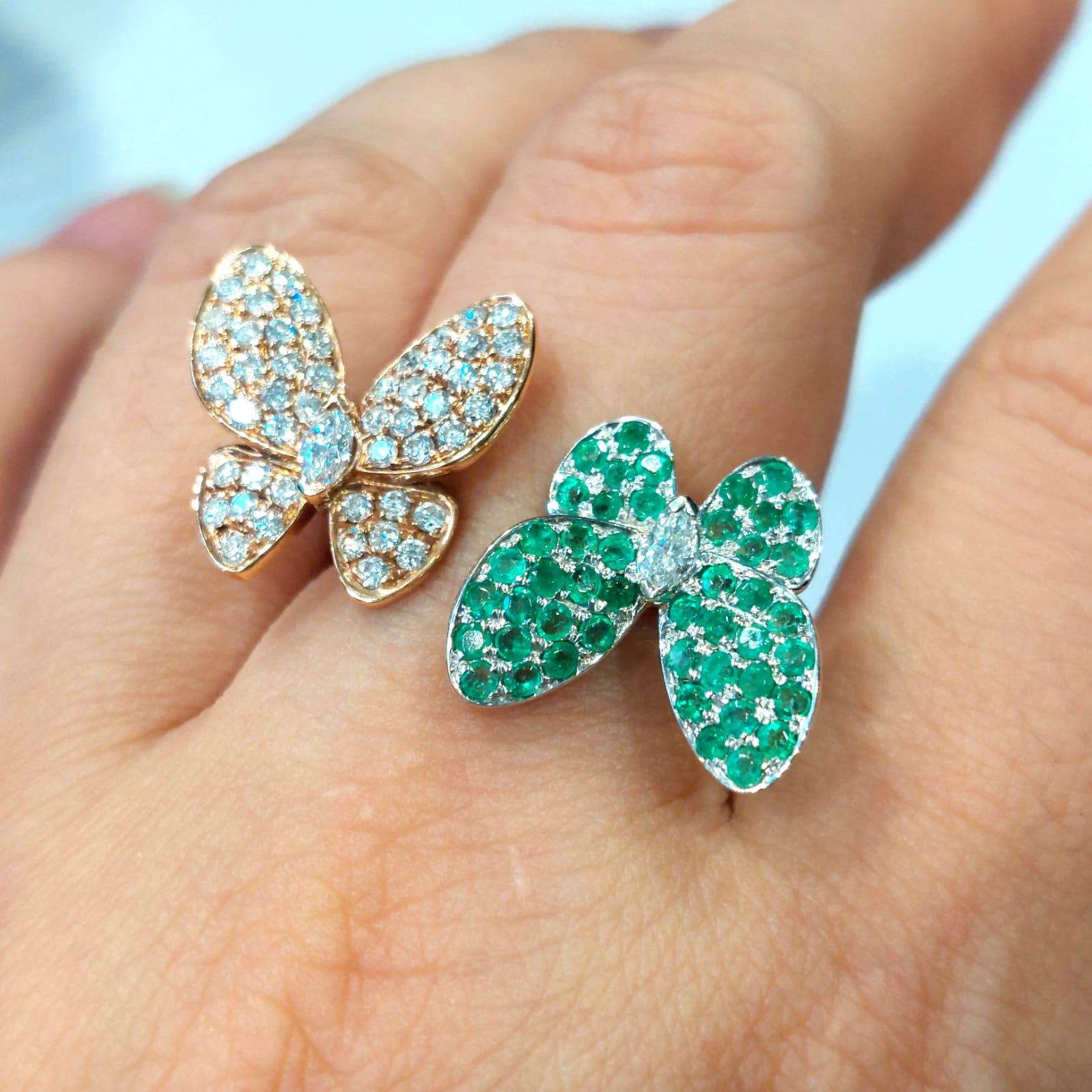 Round Cut Butterfly Ring with Emerald and Diamond in 18 Karat White Gold For Sale