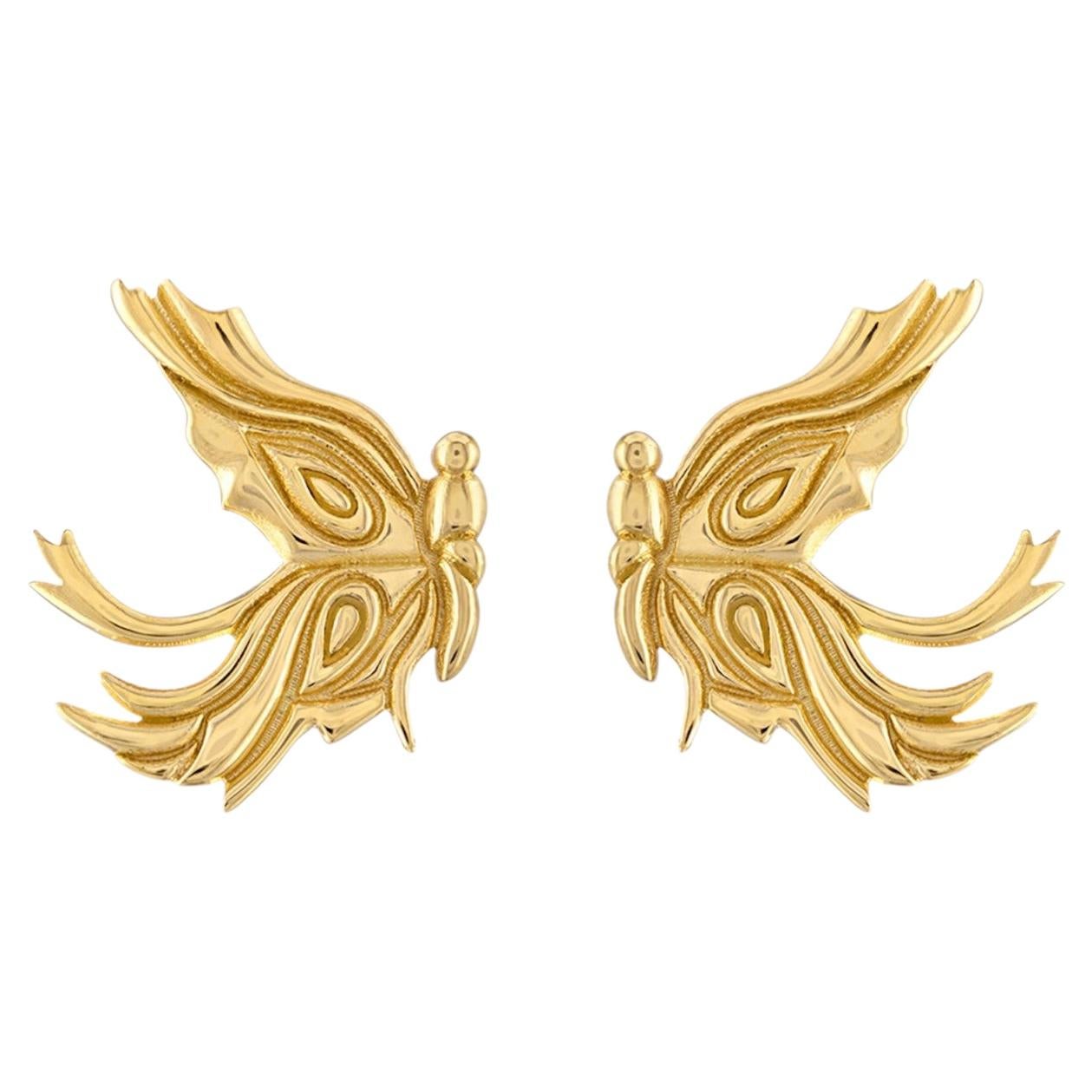 Pendientes de oro de 18 quilates con diseño escultural de mariposa, obra de Aneta Zae