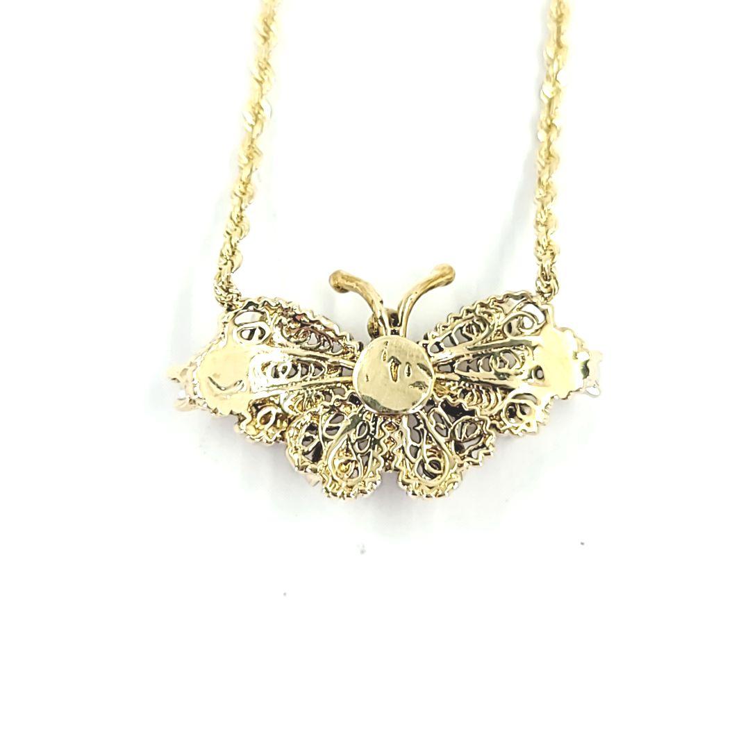 Butterfly Seed Pearl Pendant Necklace in Yellow Gold In Good Condition For Sale In Coral Gables, FL