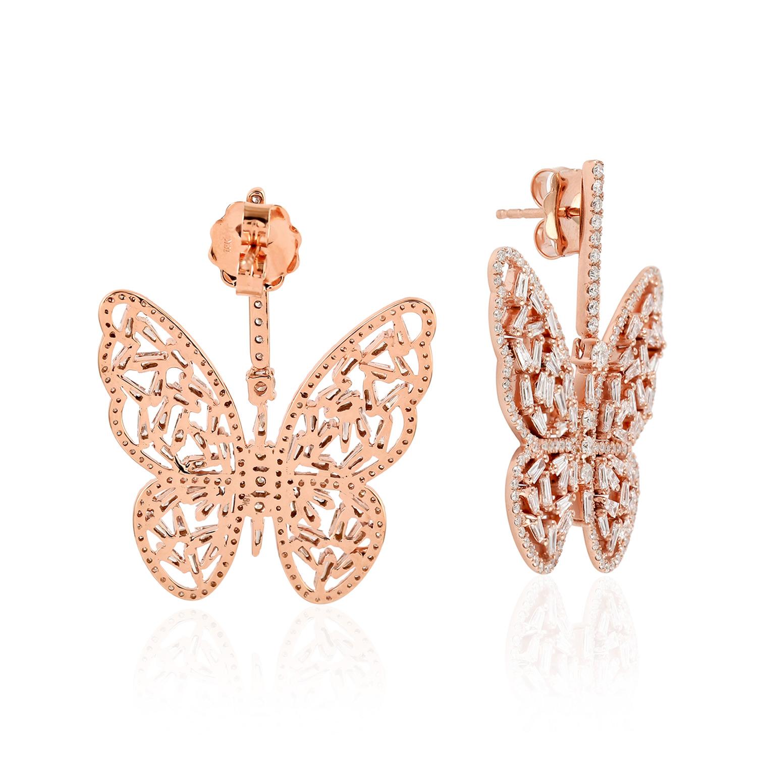 Art Deco Butterfly Shaped 18k Gold Dangle Earrings Set in Diamonds For Sale