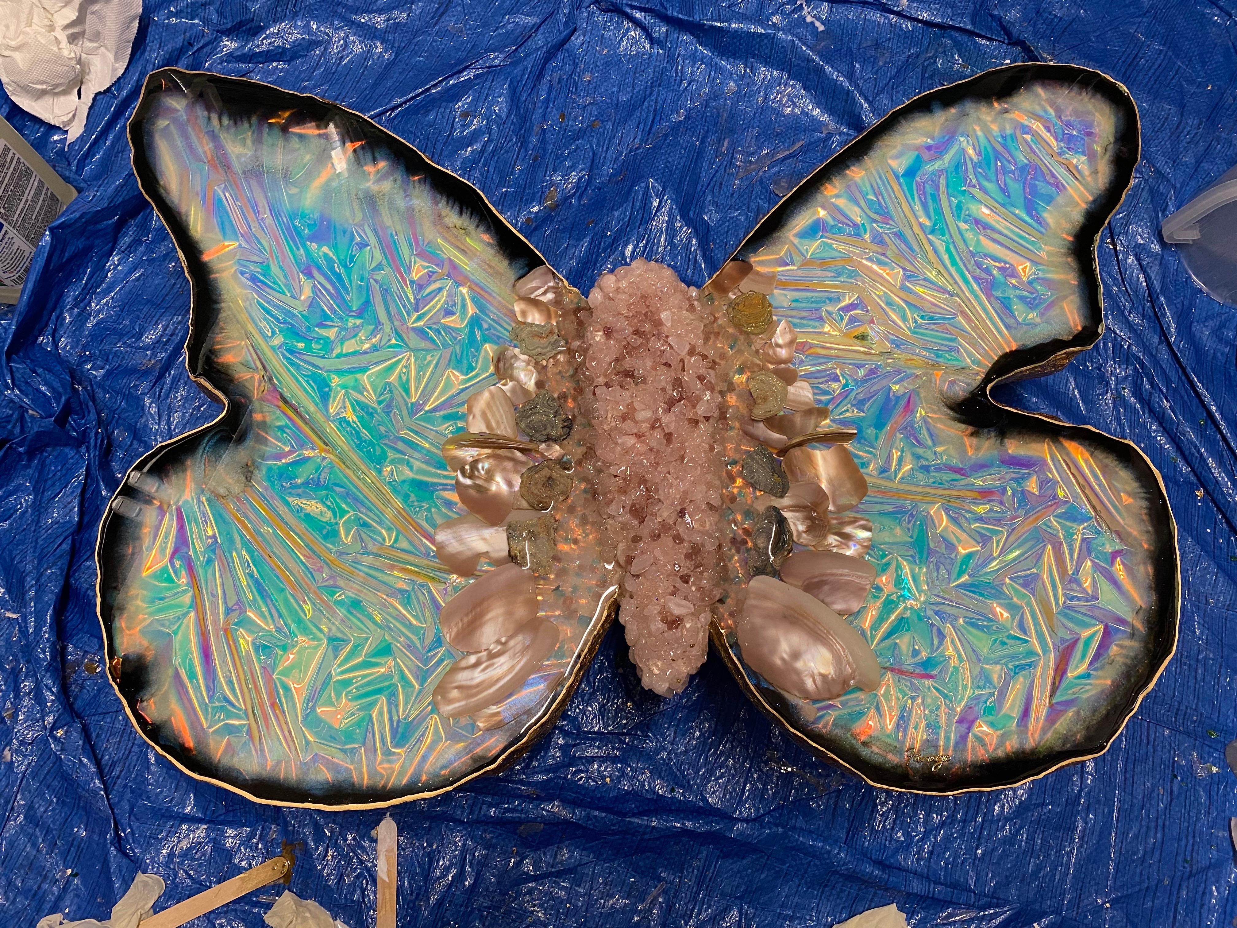 Mesa geoda de ópalo en forma de mariposa Vaciado en venta
