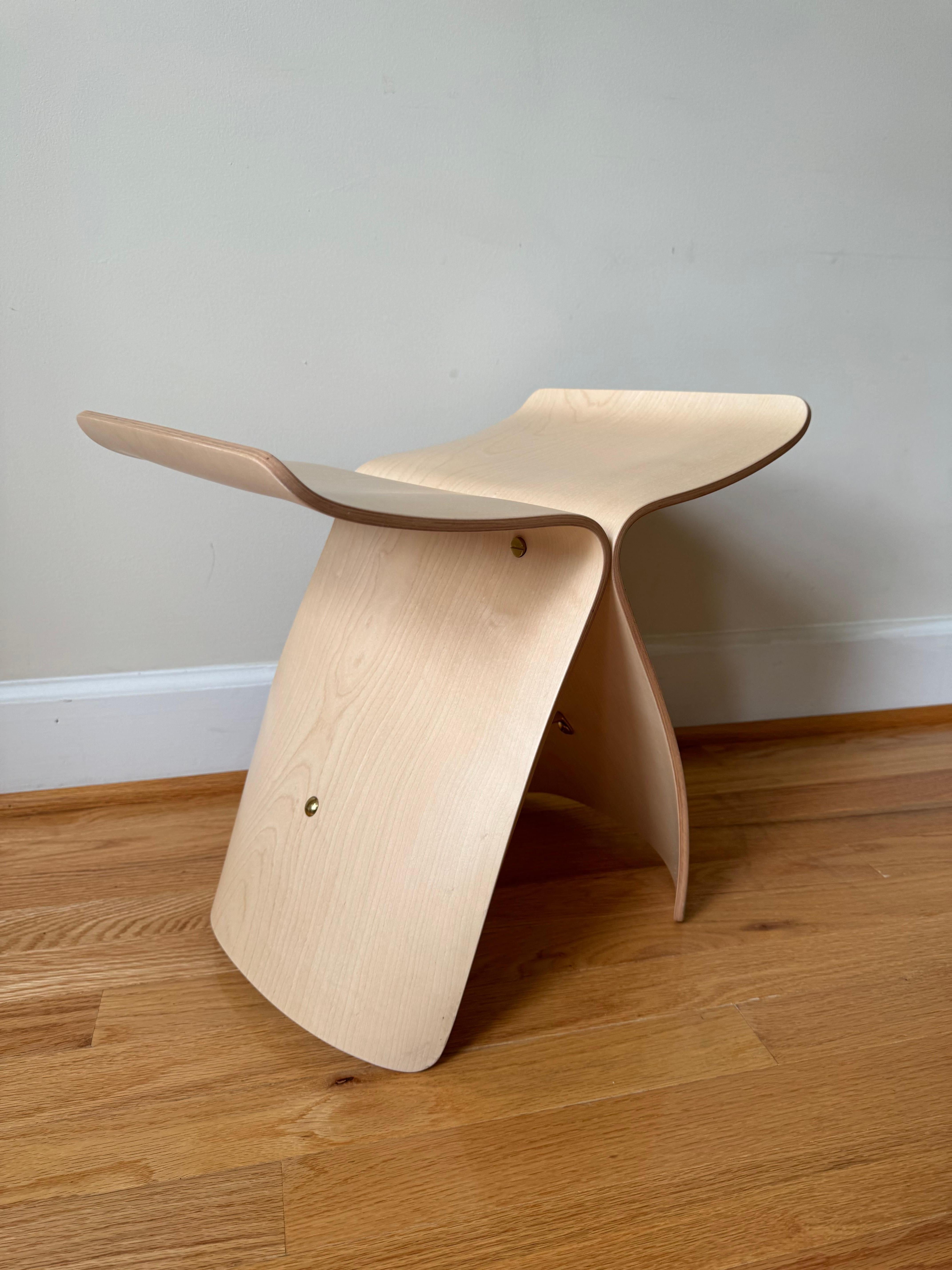 Butterfly stool by Sori Yanagi For Sale 6